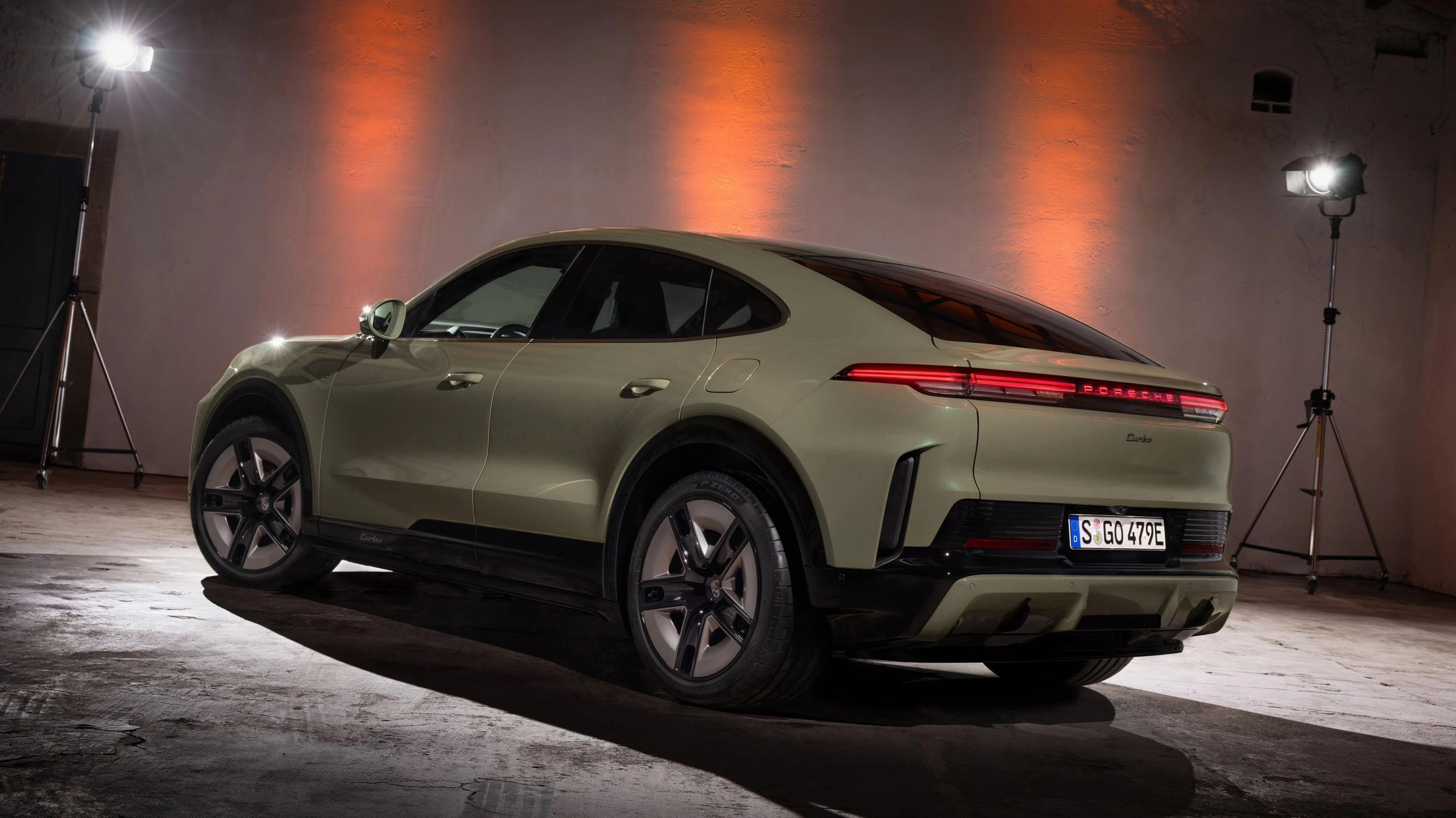Porsche Cayenne Turbo Coupé exterior view