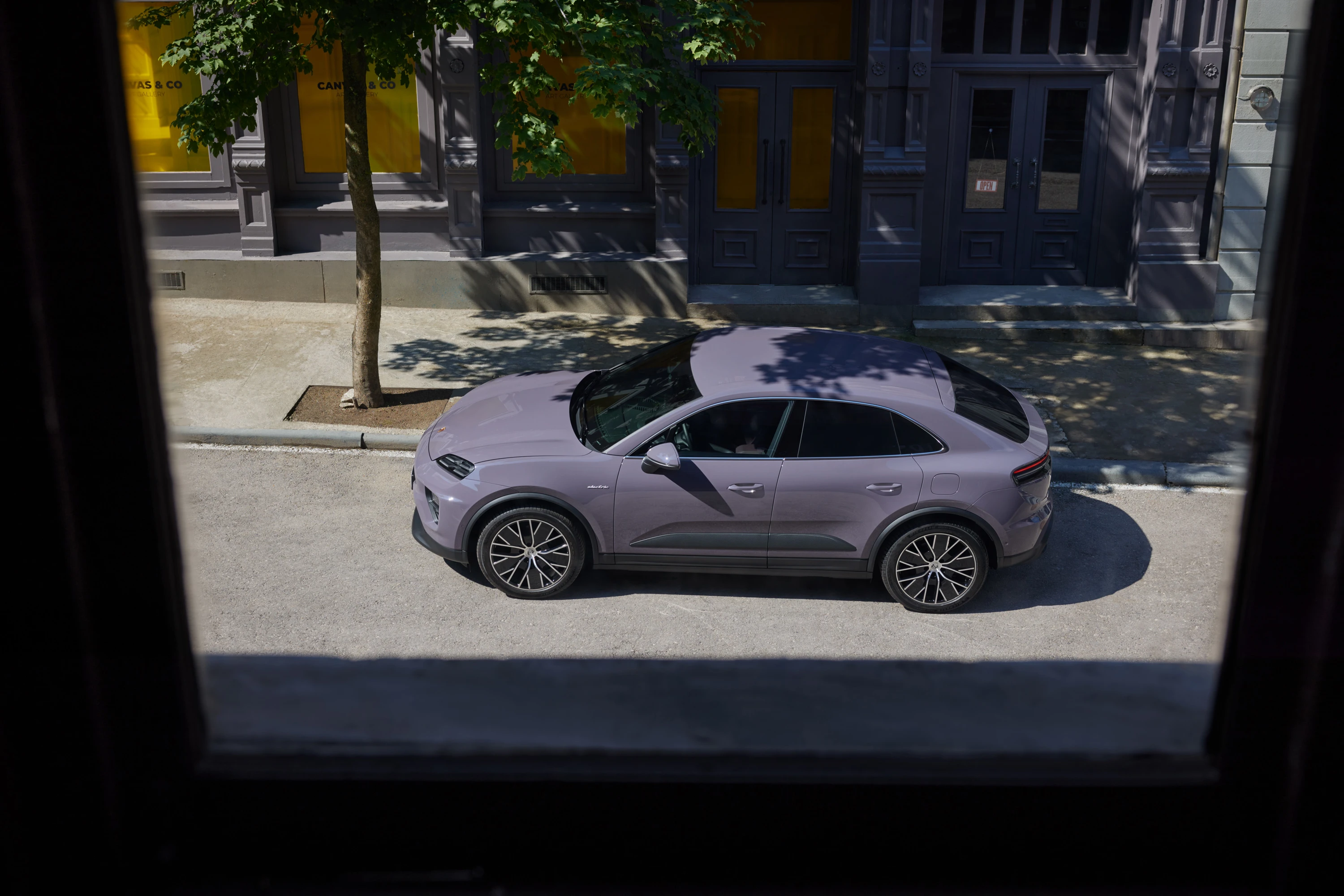 Porsche Macan 4 exterior view