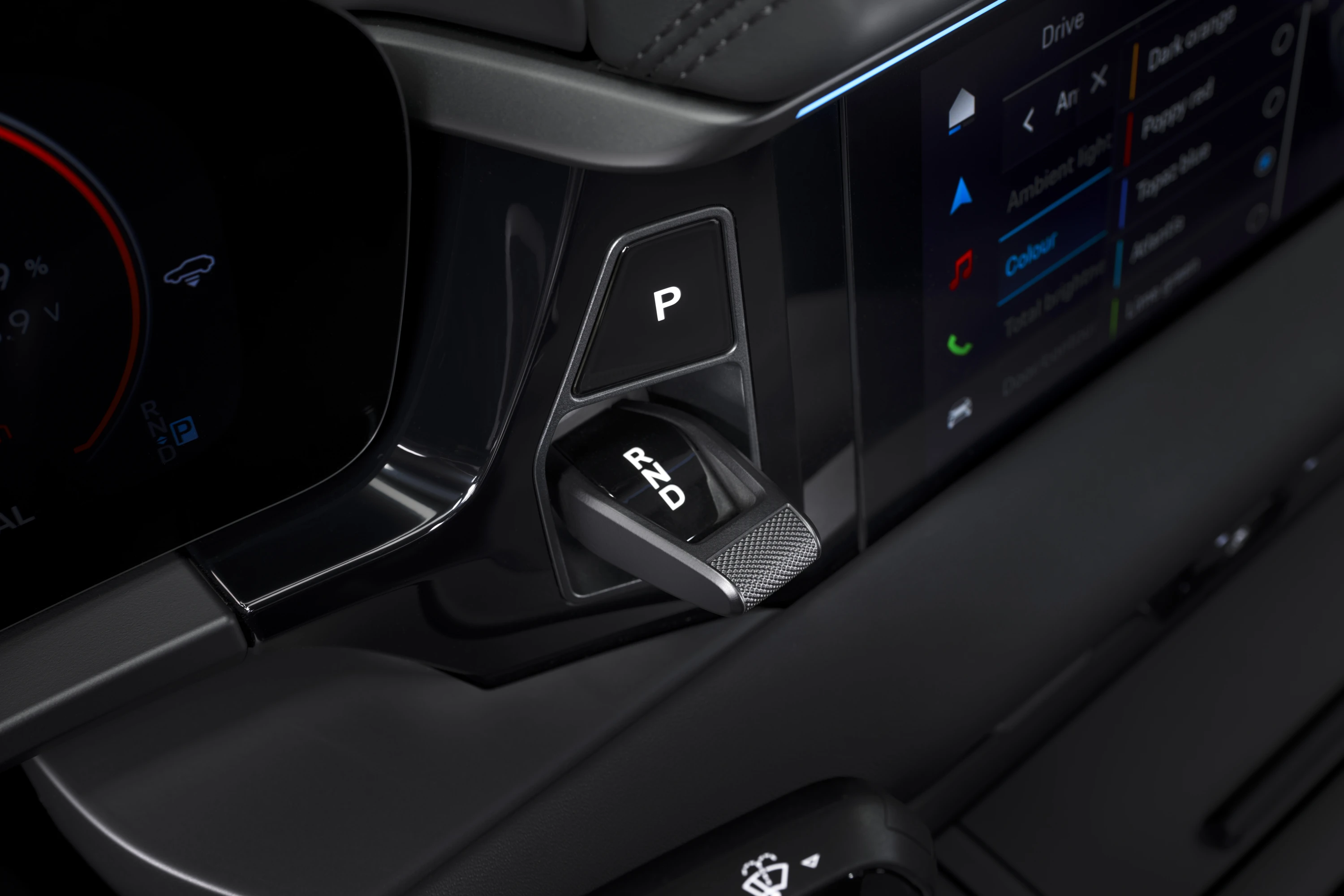 Porsche Macan 4 details view