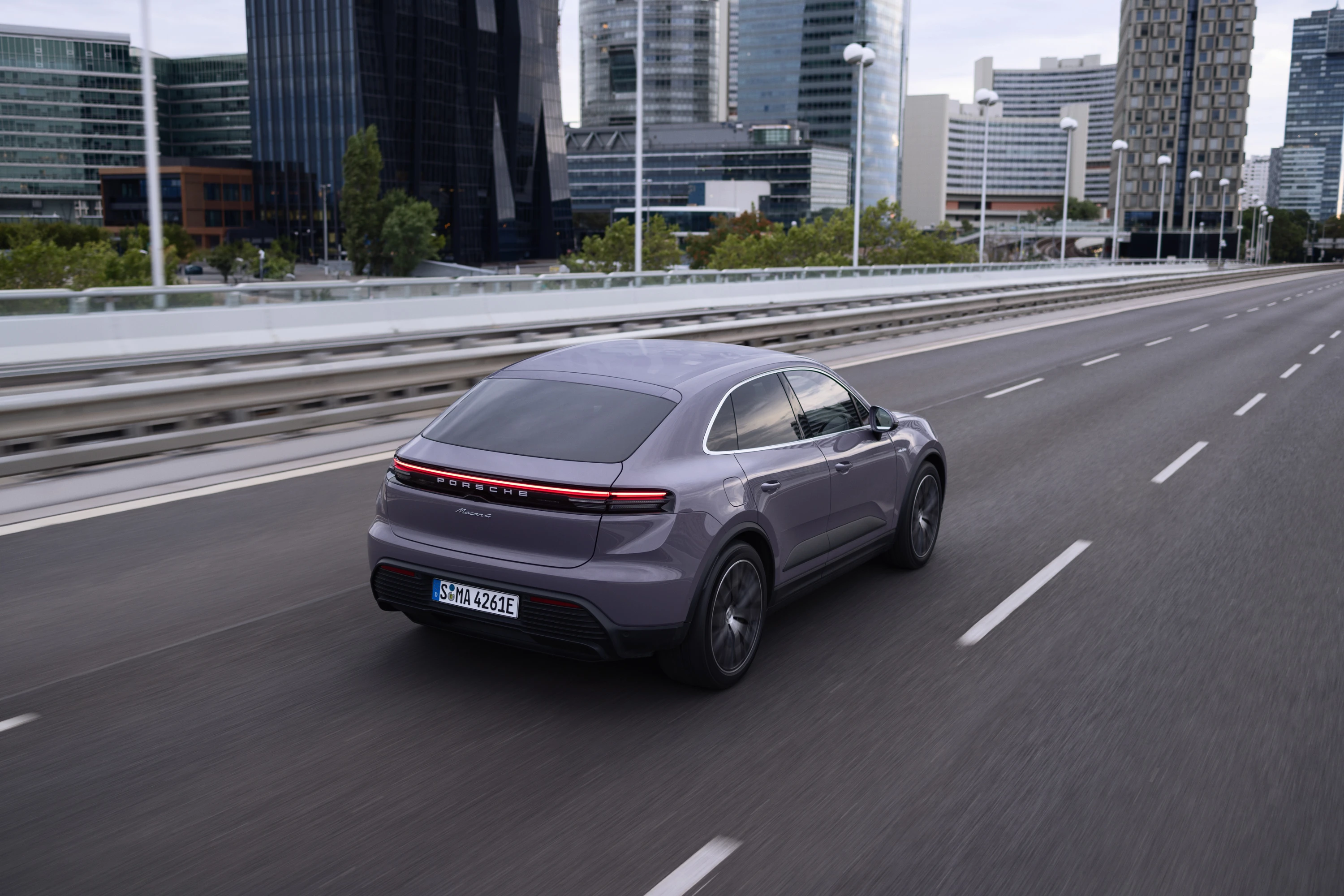 Porsche Macan 4 exterior view