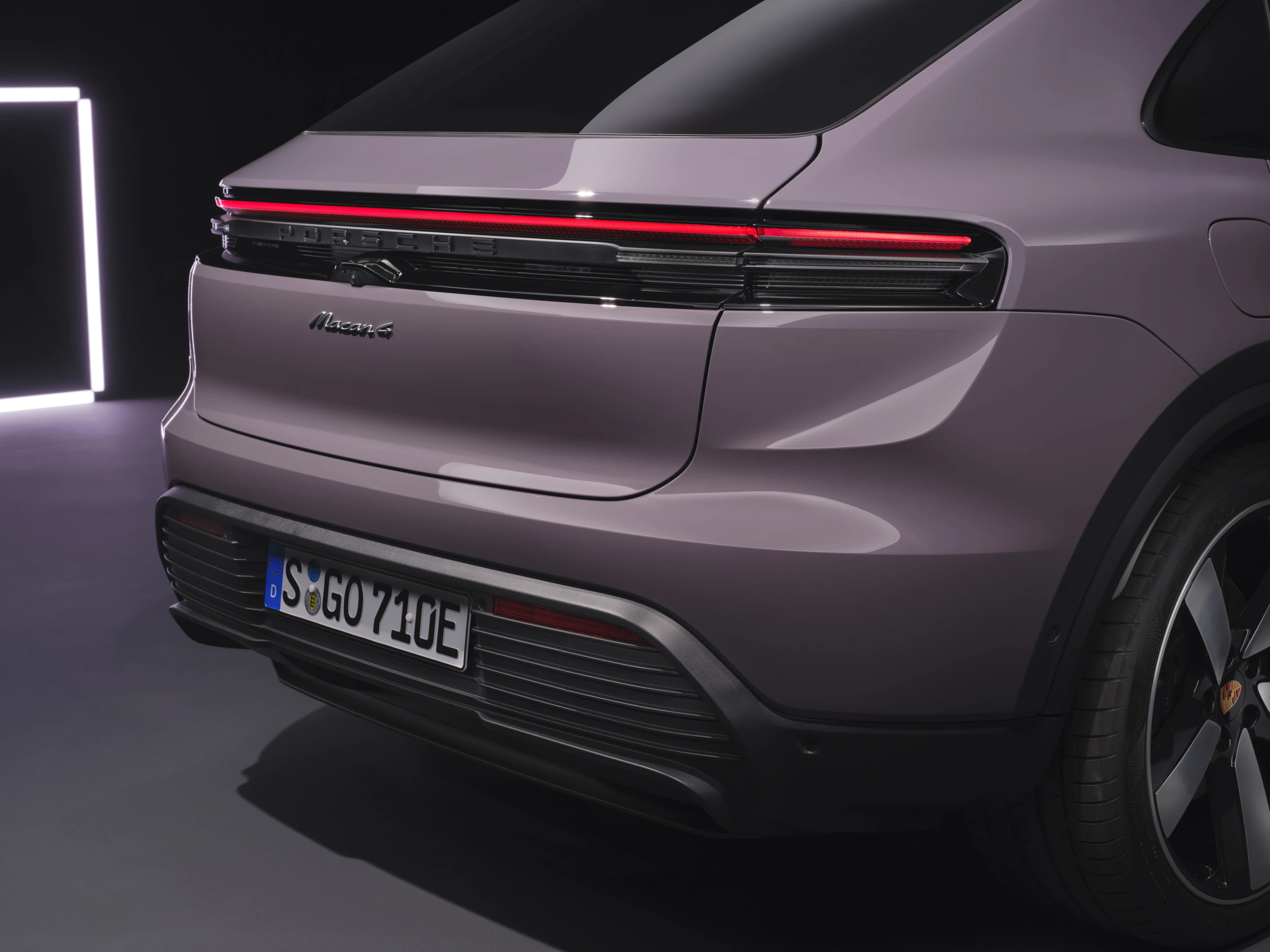 Porsche Macan 4 rearlights view