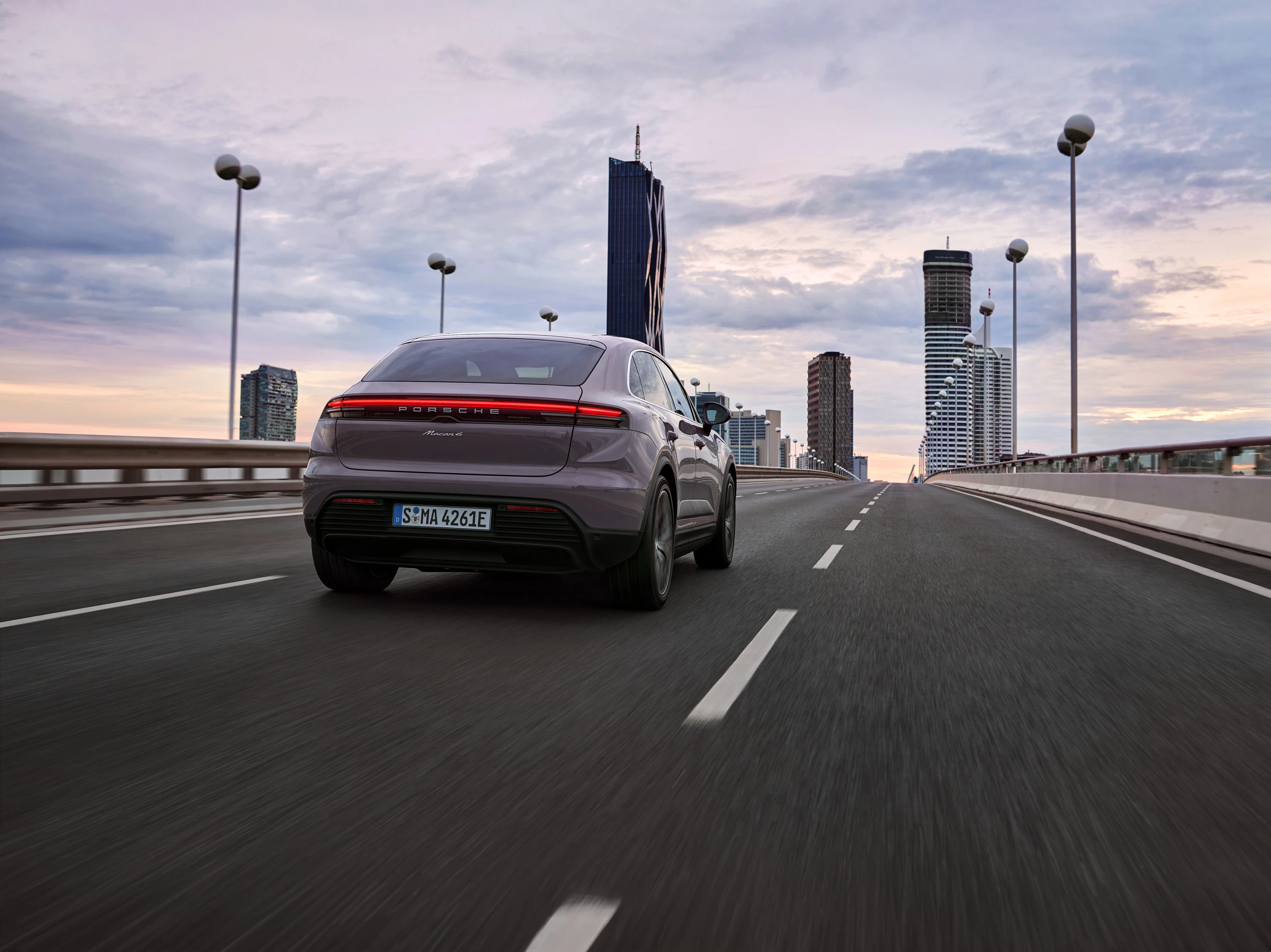 Porsche Macan 4 exterior view