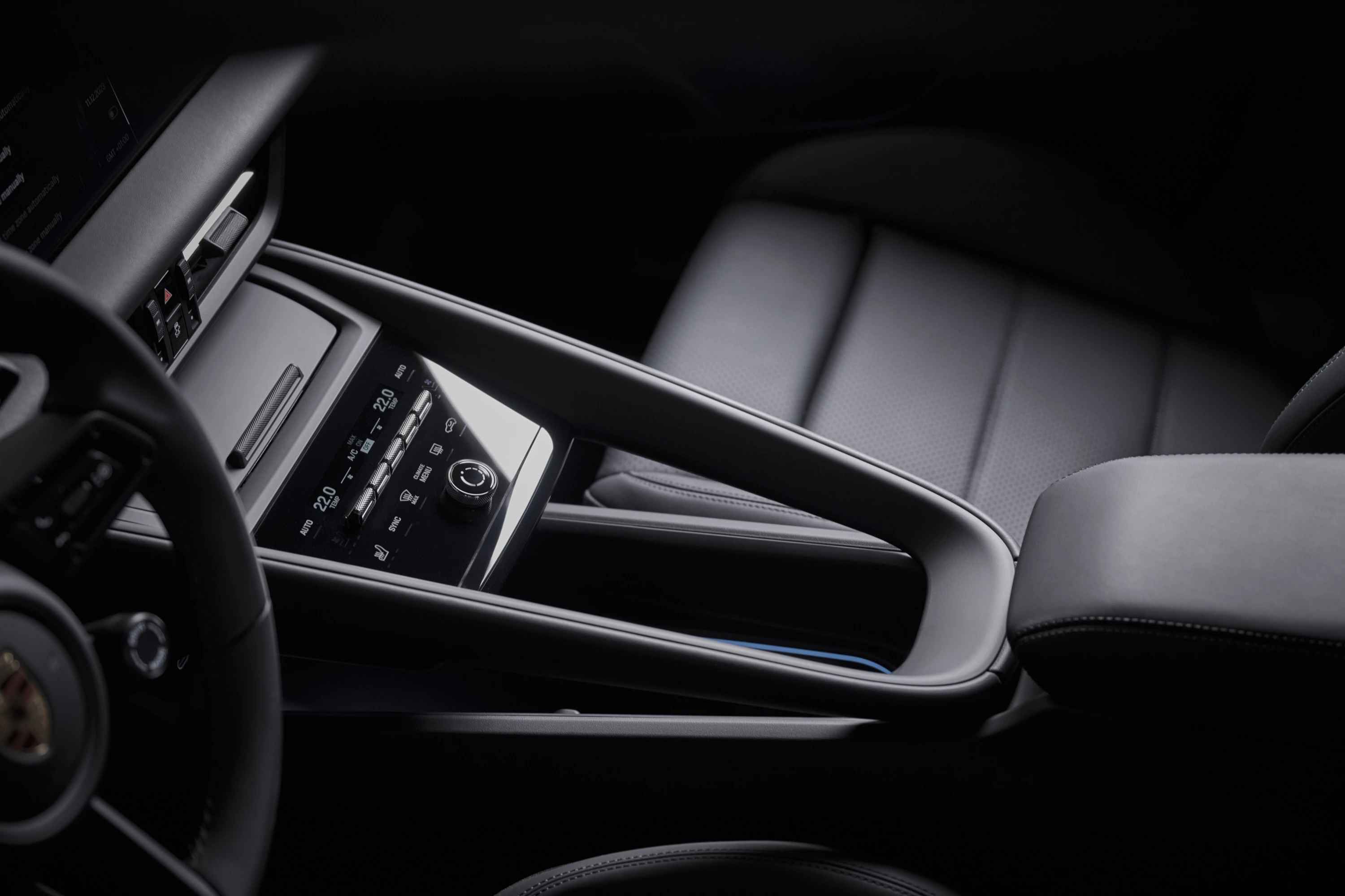 Porsche Macan 4 details view