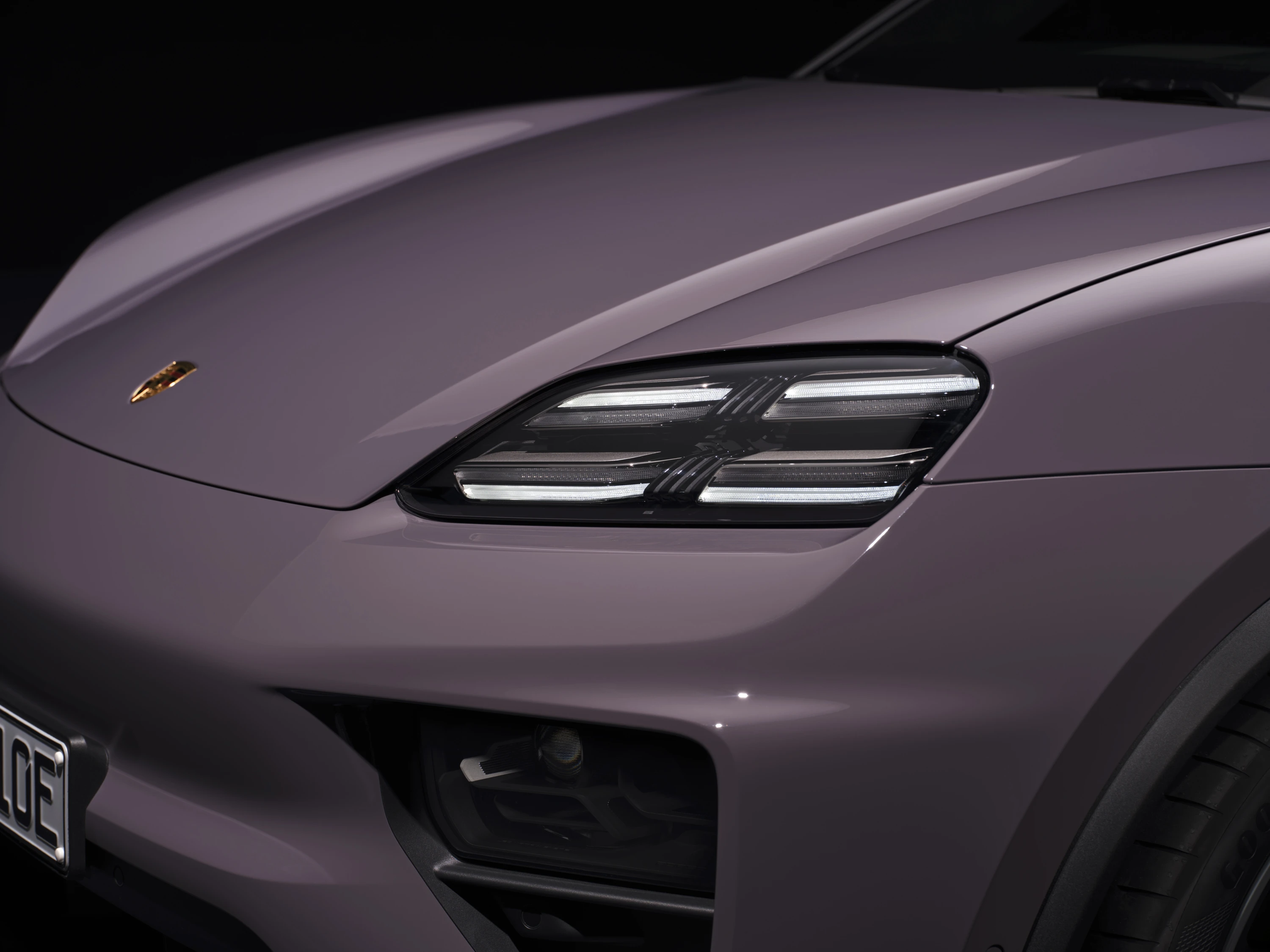 Porsche Macan 4 headlights view