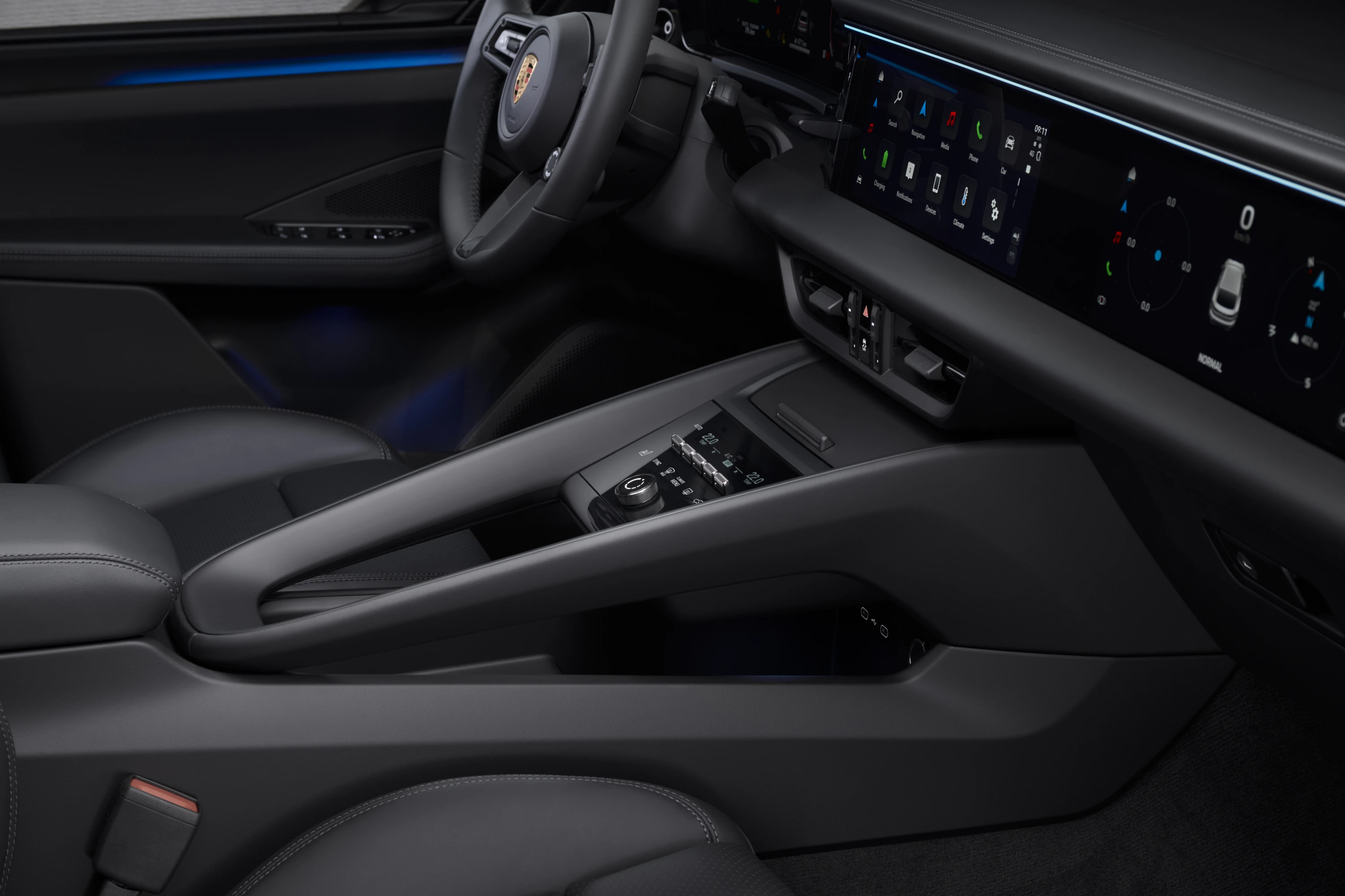 Porsche Macan 4 interior view