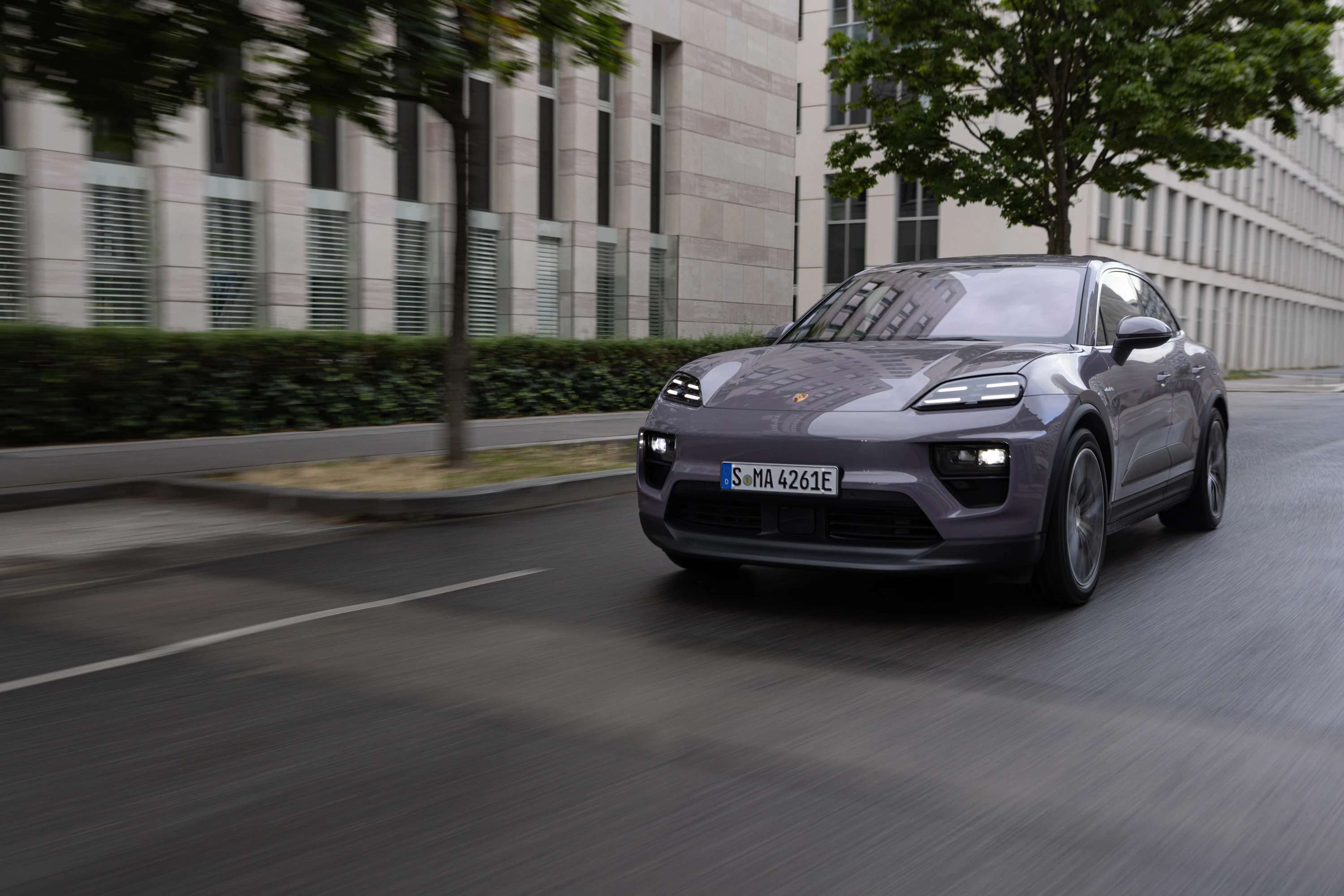 Porsche Macan 4 exterior view