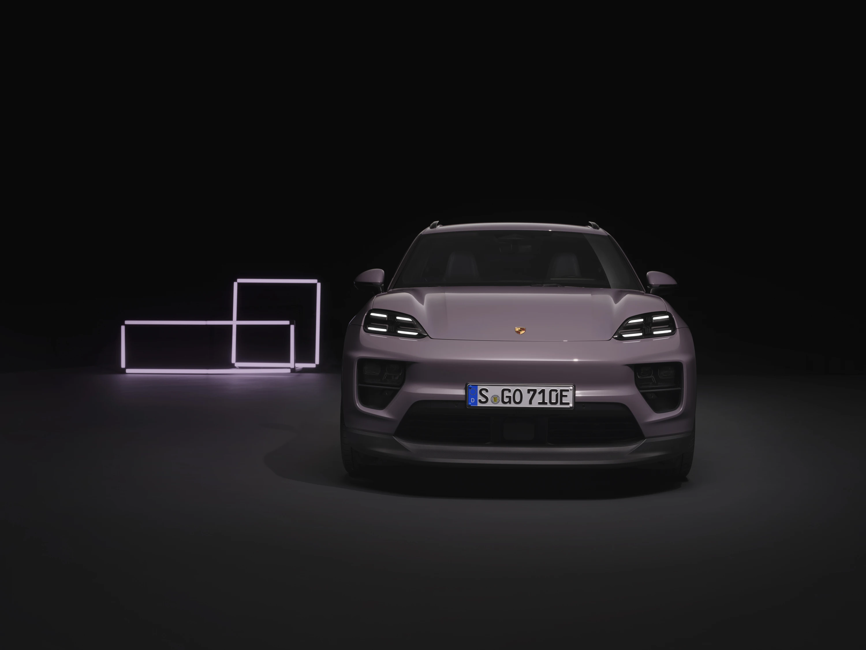 Porsche Macan 4 exterior view