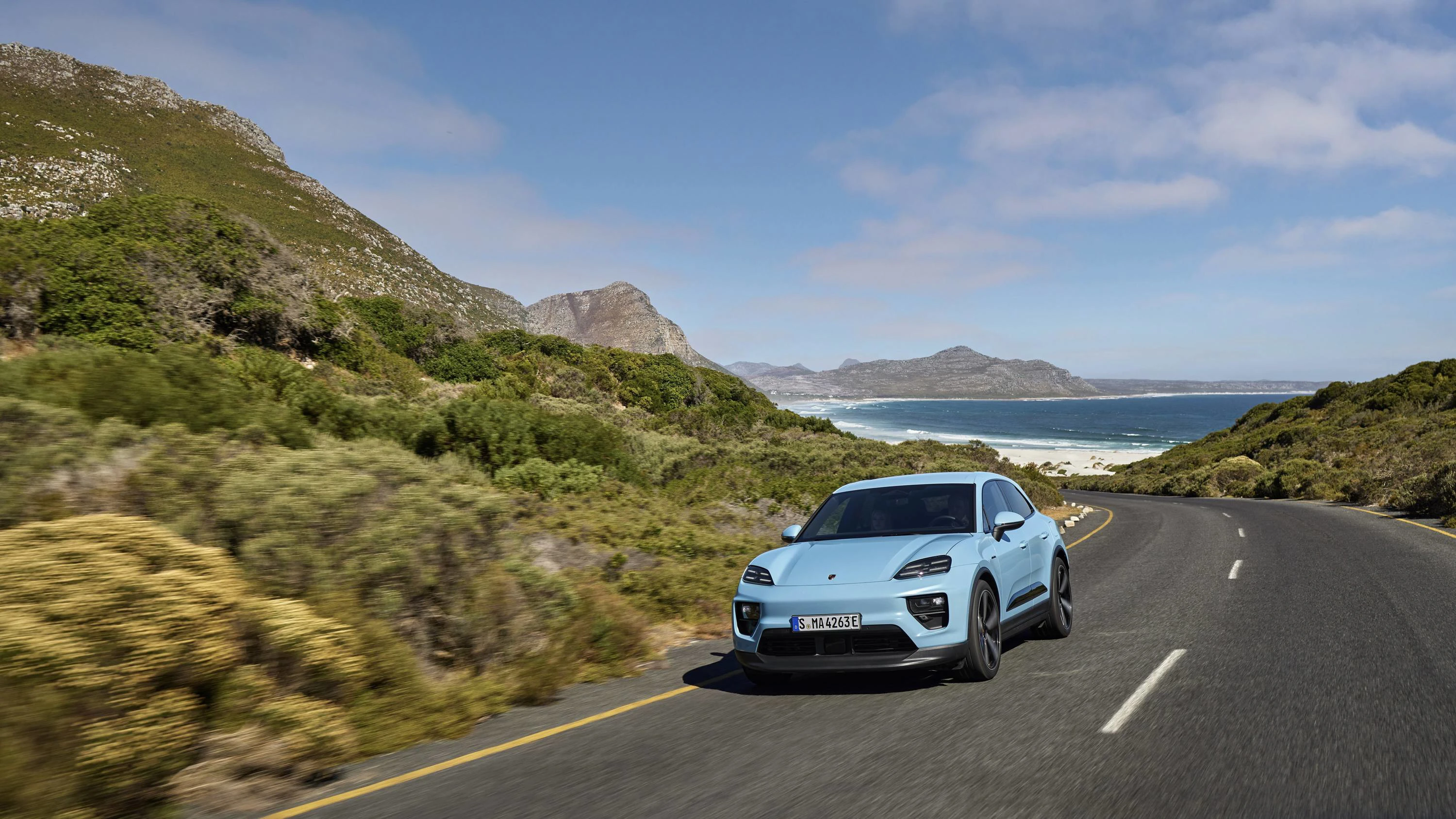 Porsche Macan exterior view