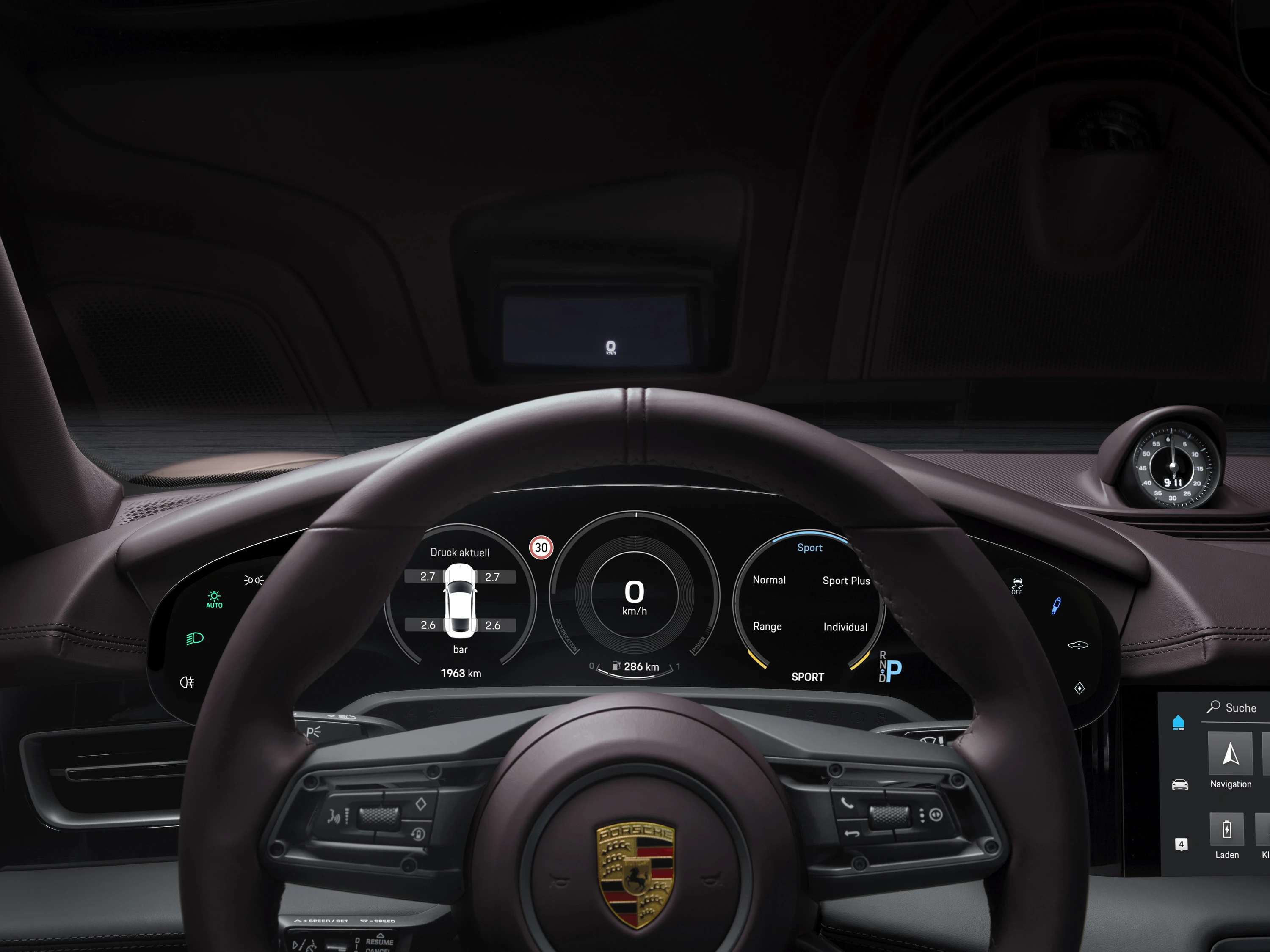 Porsche Taycan 4S screens view