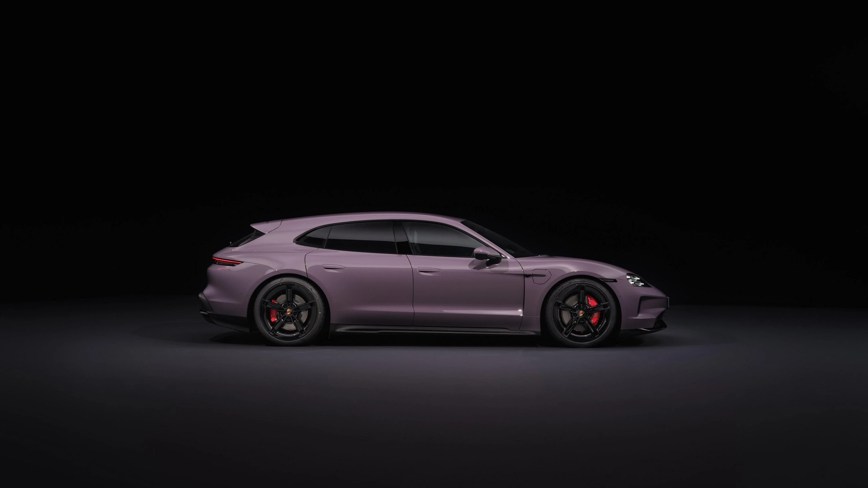 Porsche Taycan 4S Sport Turismo exterior view