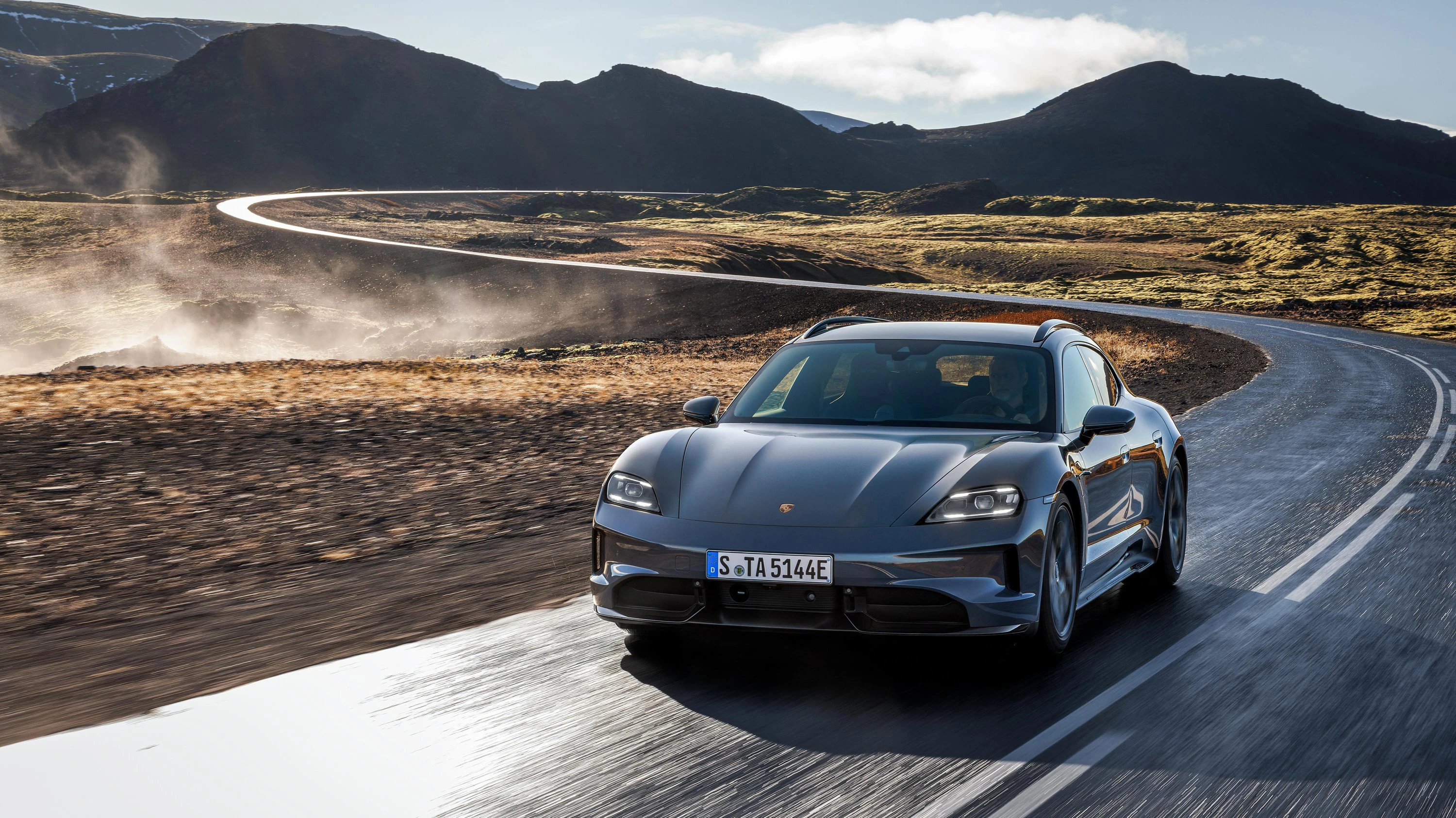 Porsche Taycan GTS Sport Turismo exterior view