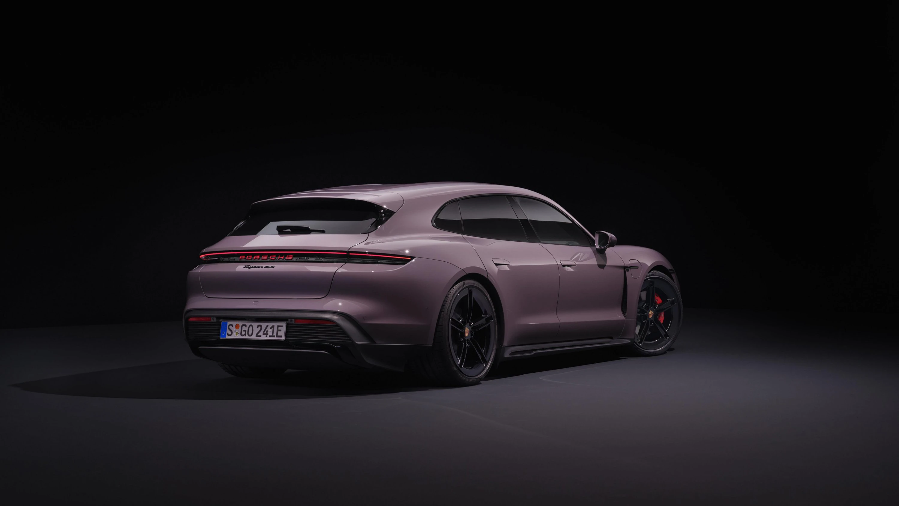 Porsche Taycan Sport Turismo exterior view