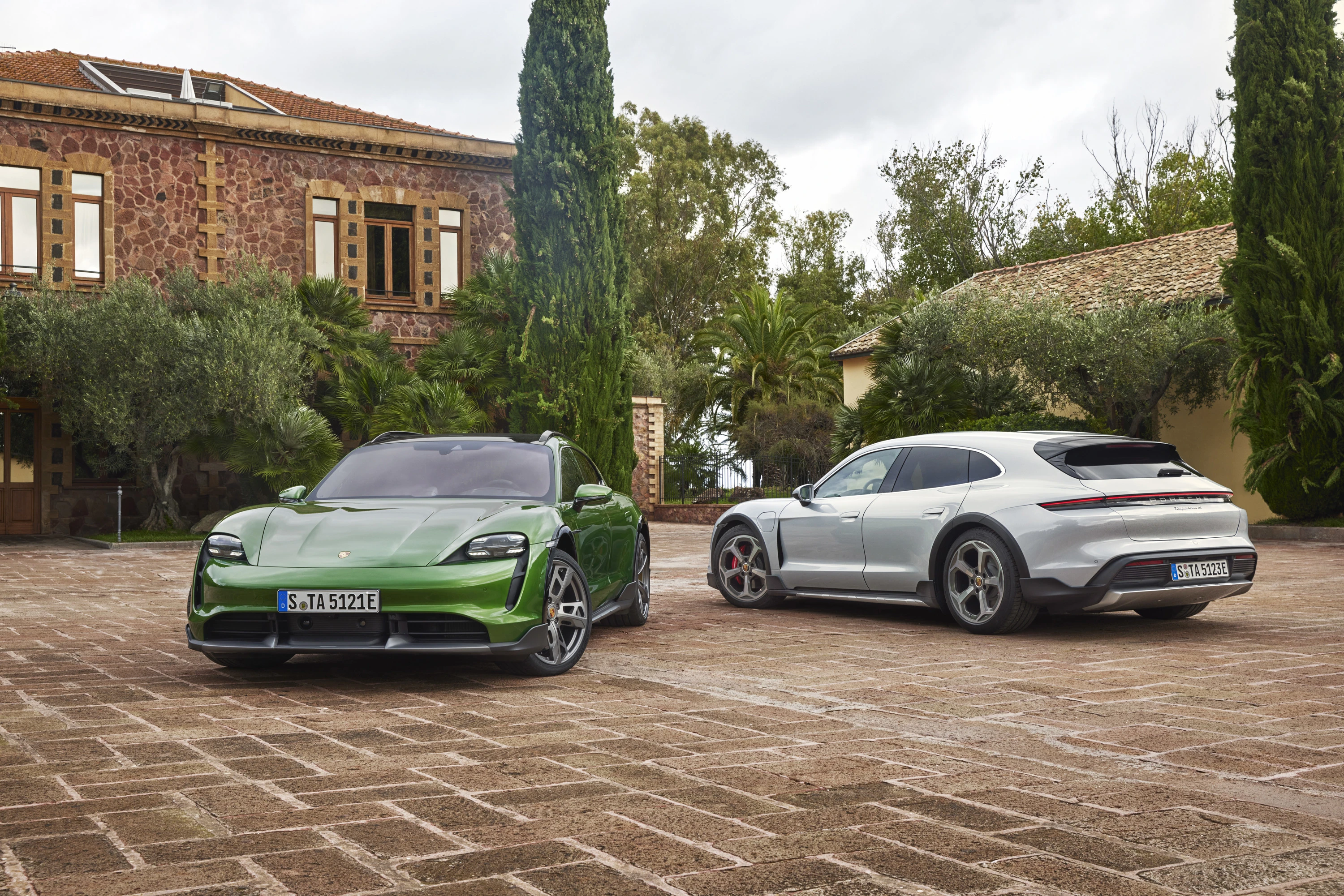 Porsche Taycan Turbo Cross Turismo (GEN1) exterior view