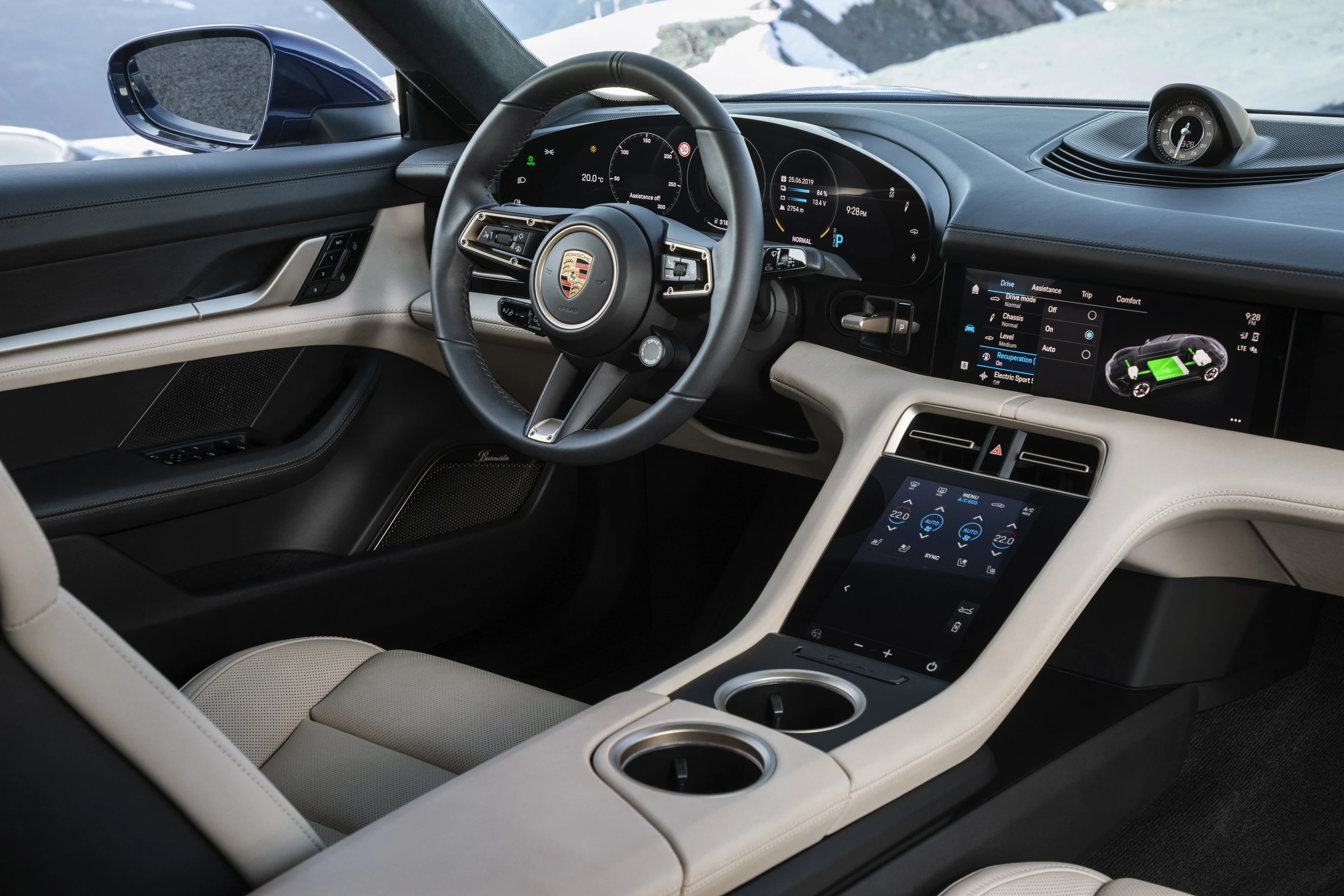 Porsche Taycan Turbo (GEN1) screens view