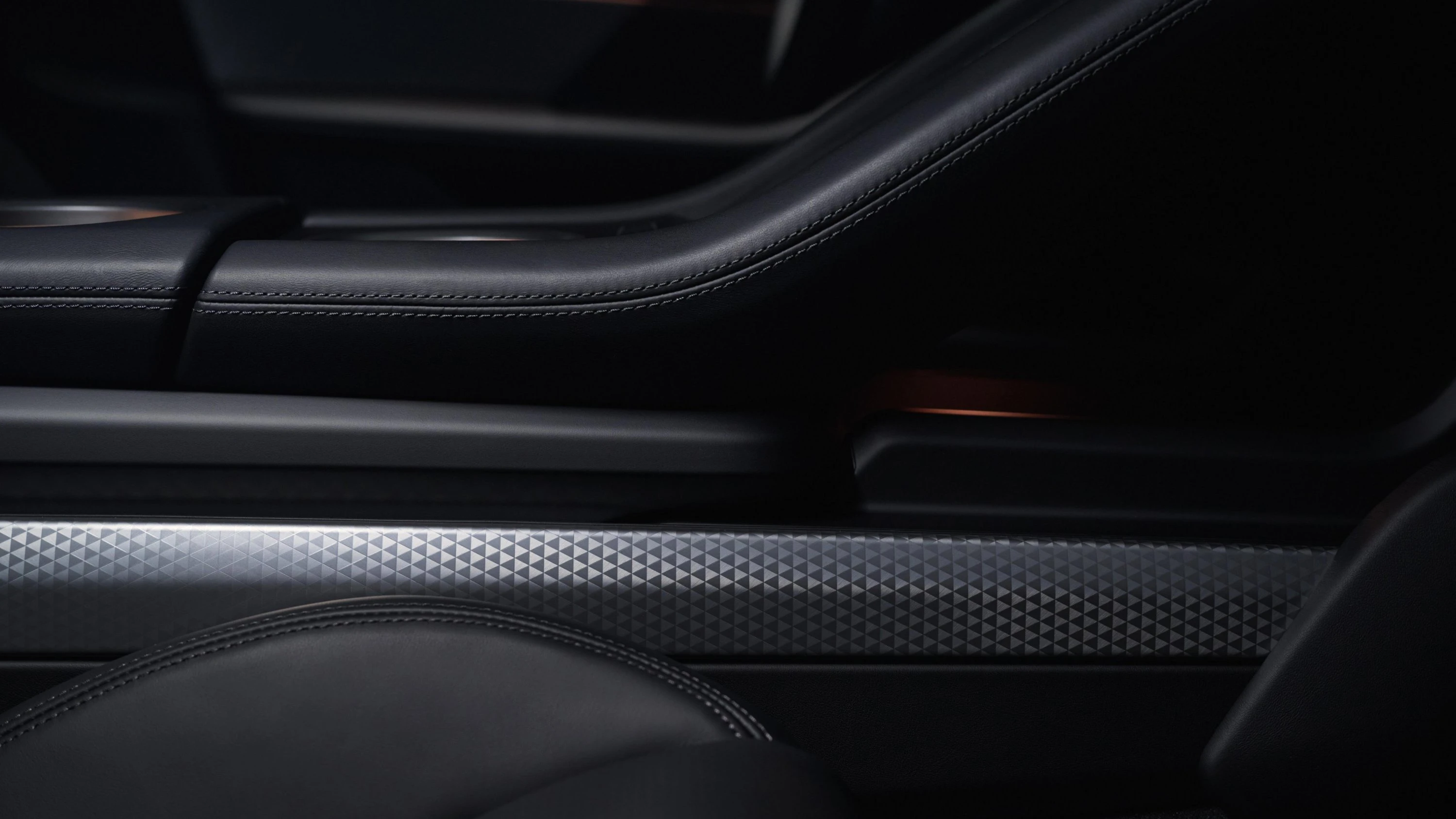 Porsche Taycan Turbo S Cross Turismo details view