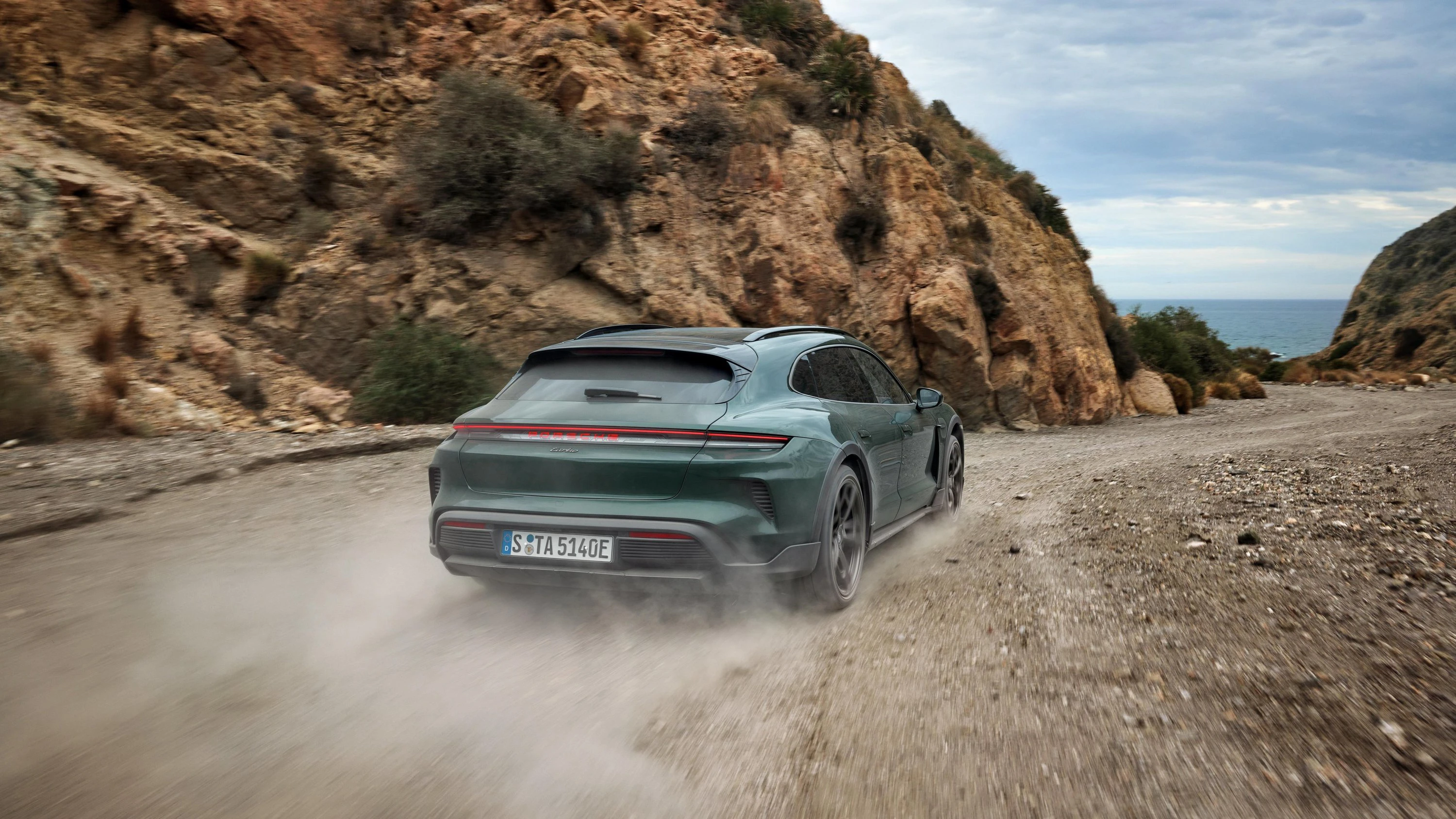 Porsche Taycan Turbo S Cross Turismo dynamic view