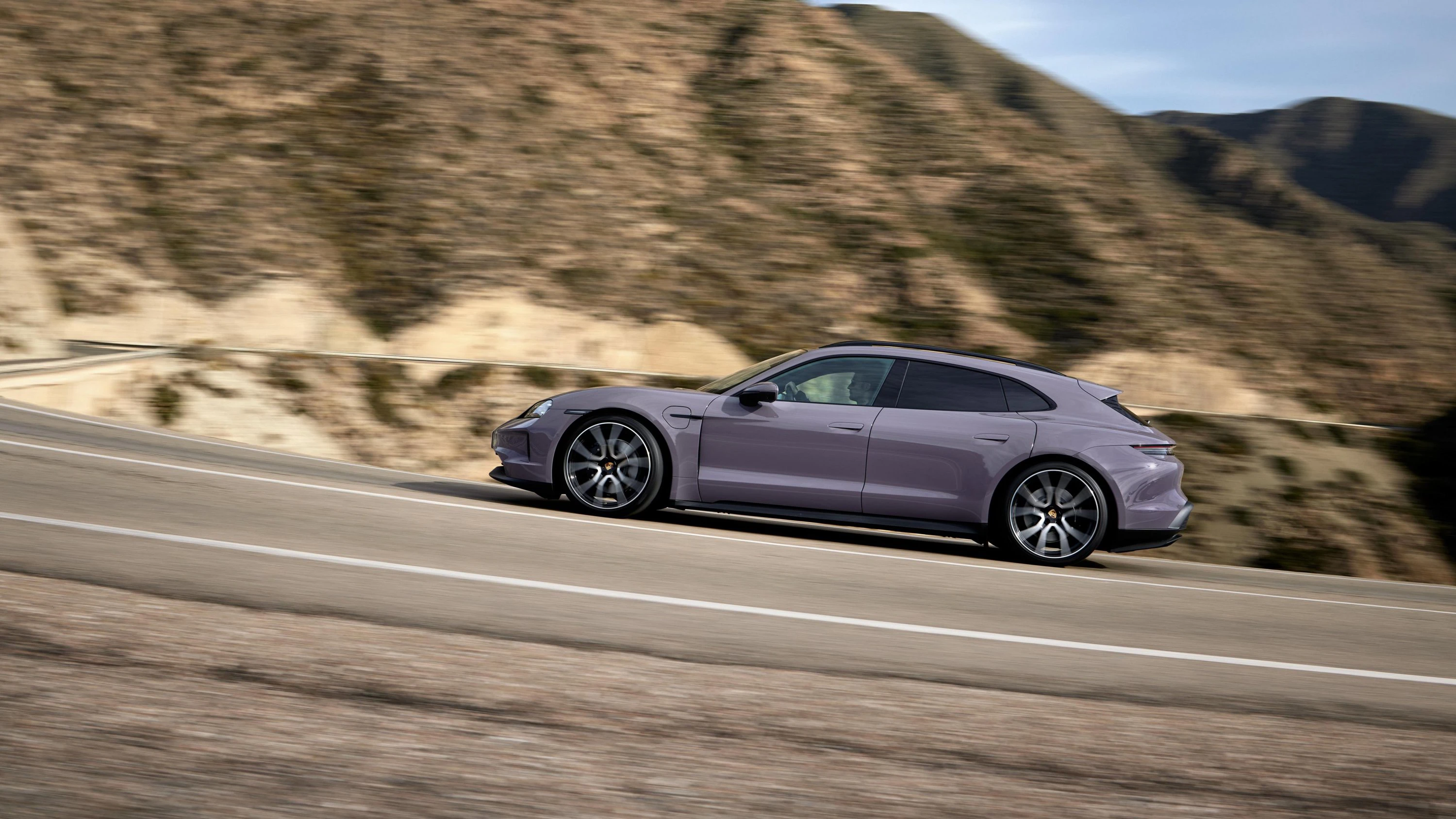 Porsche Taycan Turbo S Sport Turismo exterior view