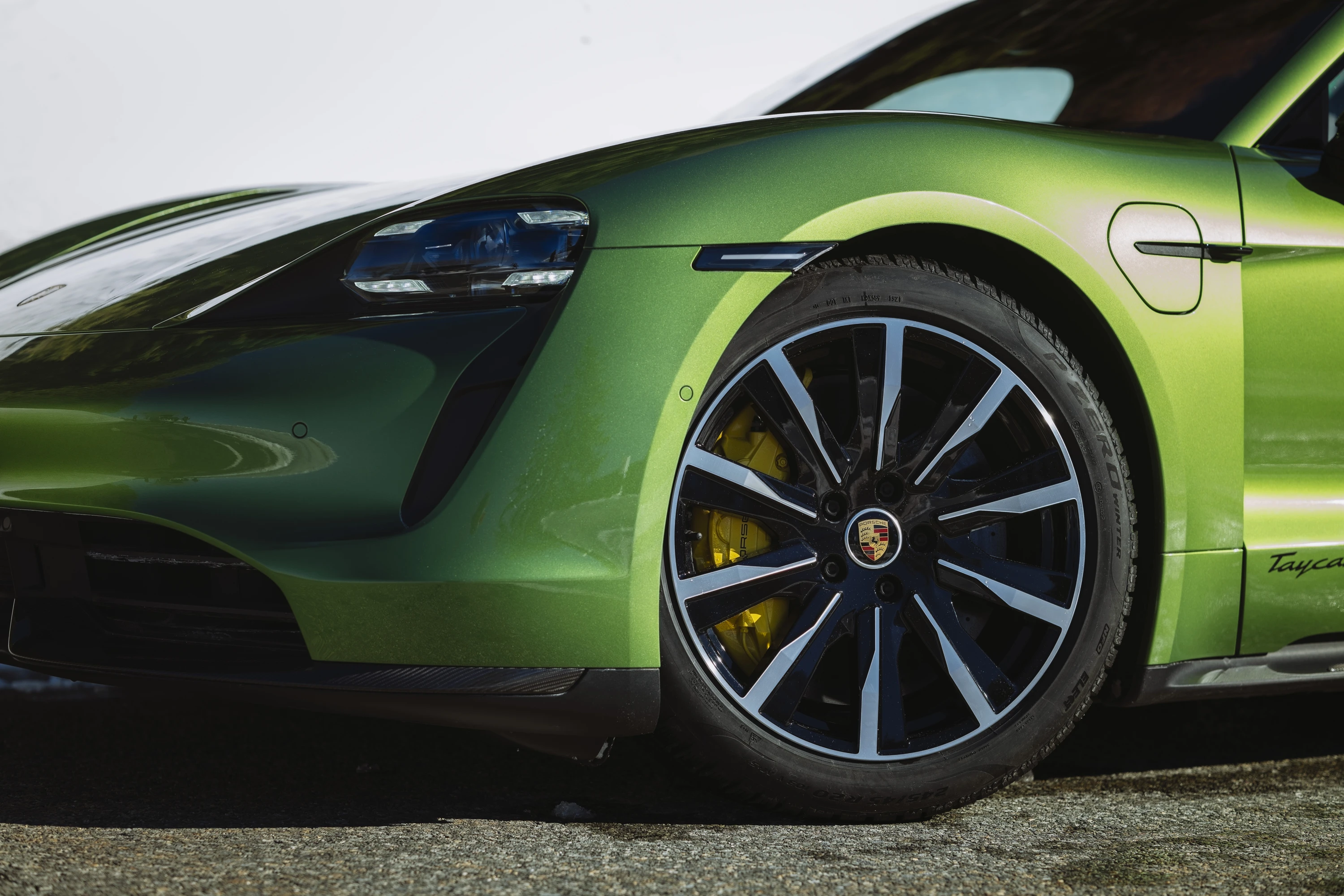 Porsche Taycan Turbo S Sport Turismo (GEN1) wheels view
