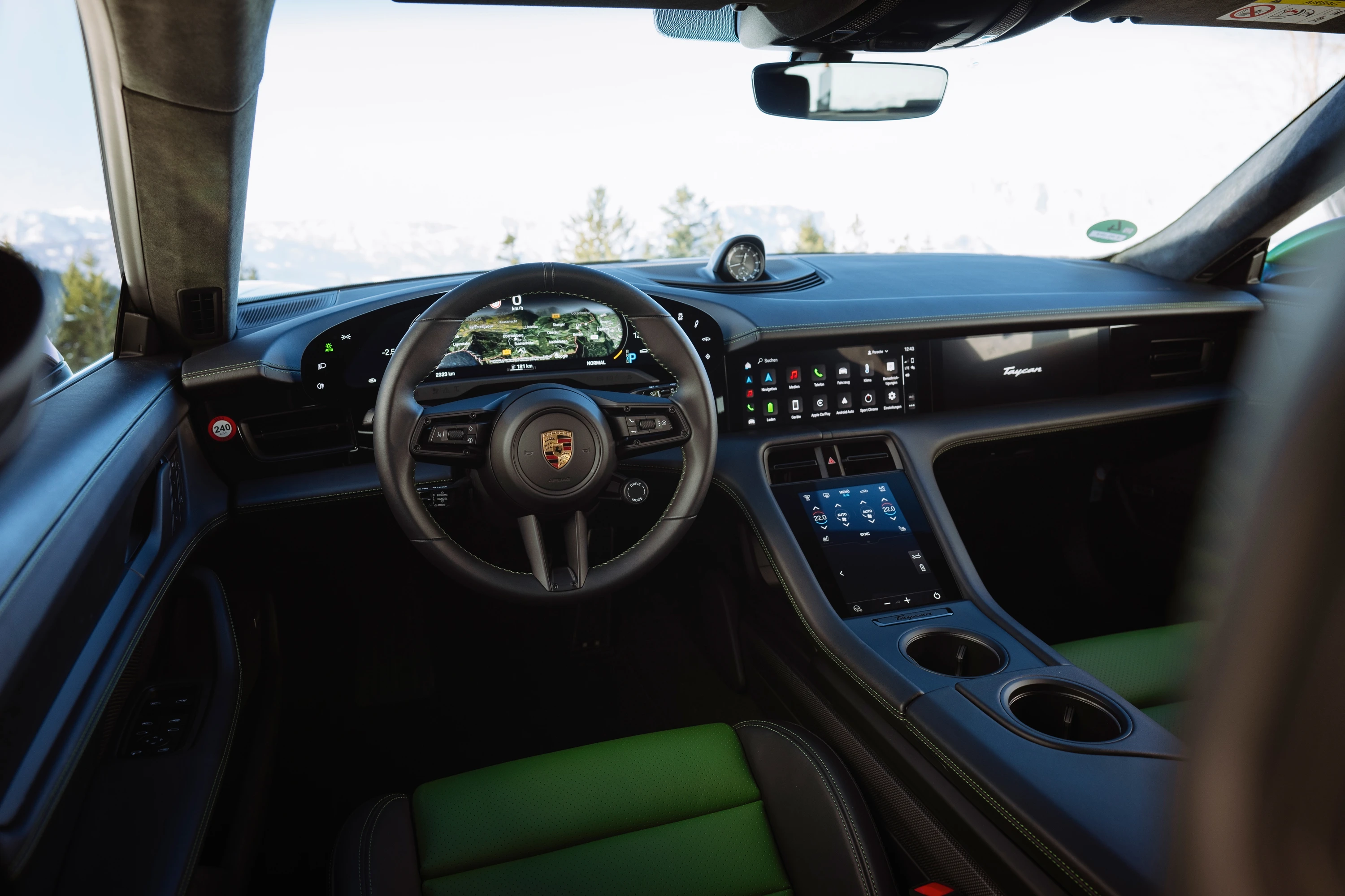 Porsche Taycan Turbo Sport Turismo screens view