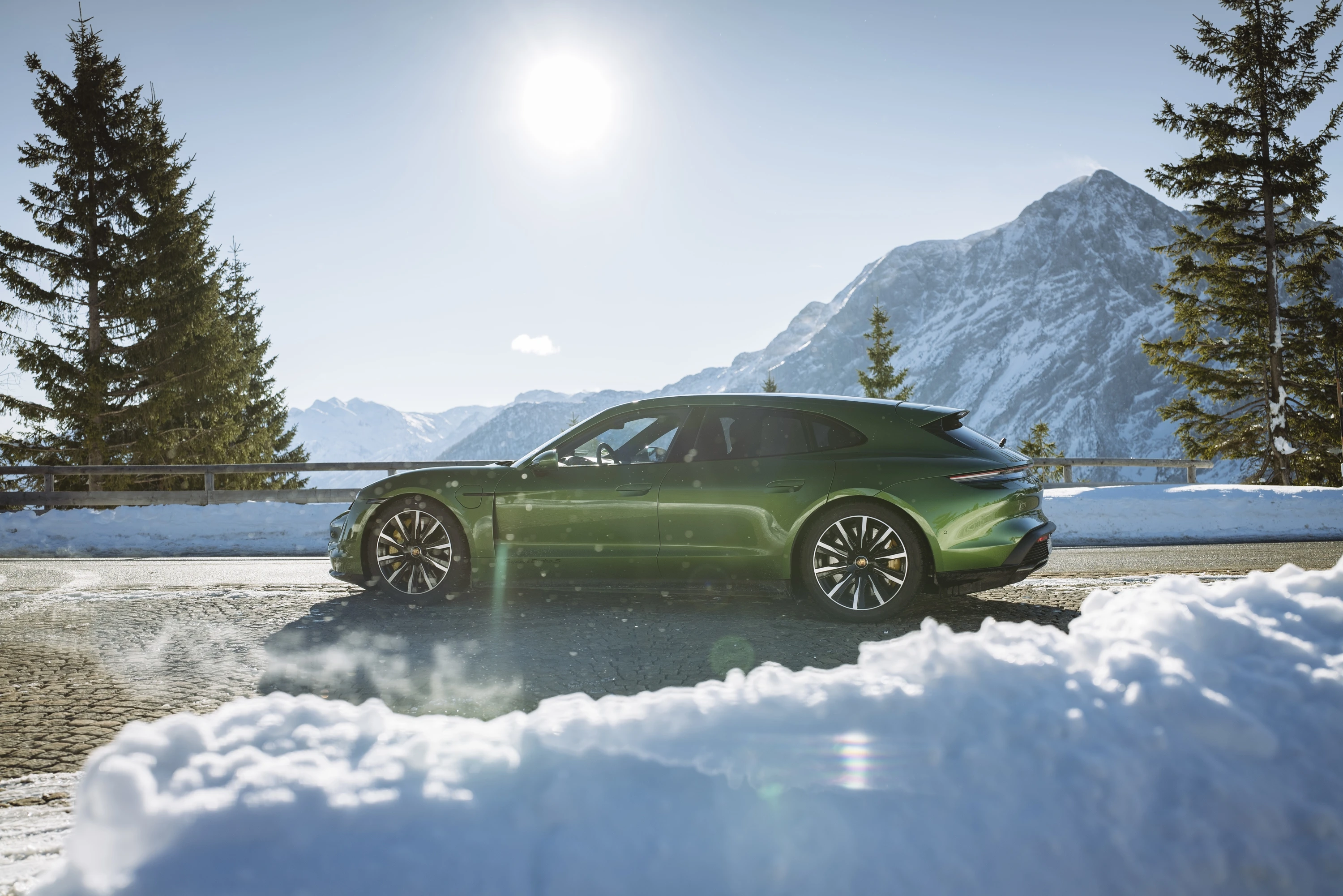 Porsche Taycan Turbo Sport Turismo (GEN1) exterior view