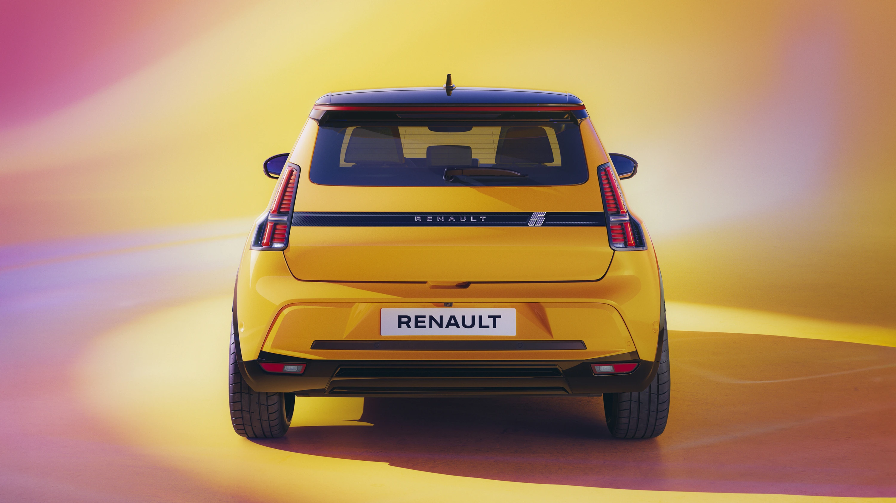 Renault 5 E-Tech 40kWh 120hp exterior view