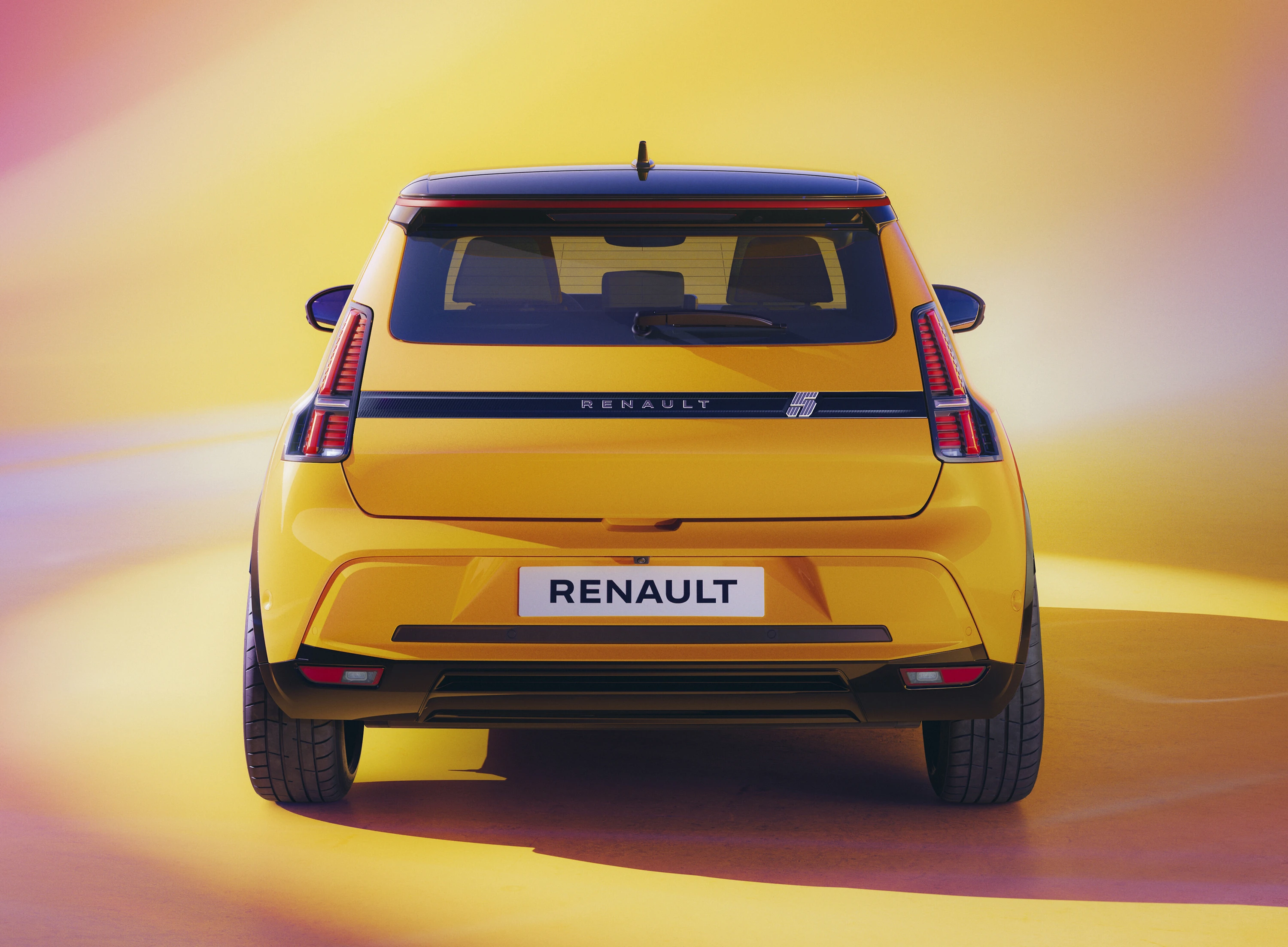 Renault 5 E-Tech 40kWh 120hp exterior view