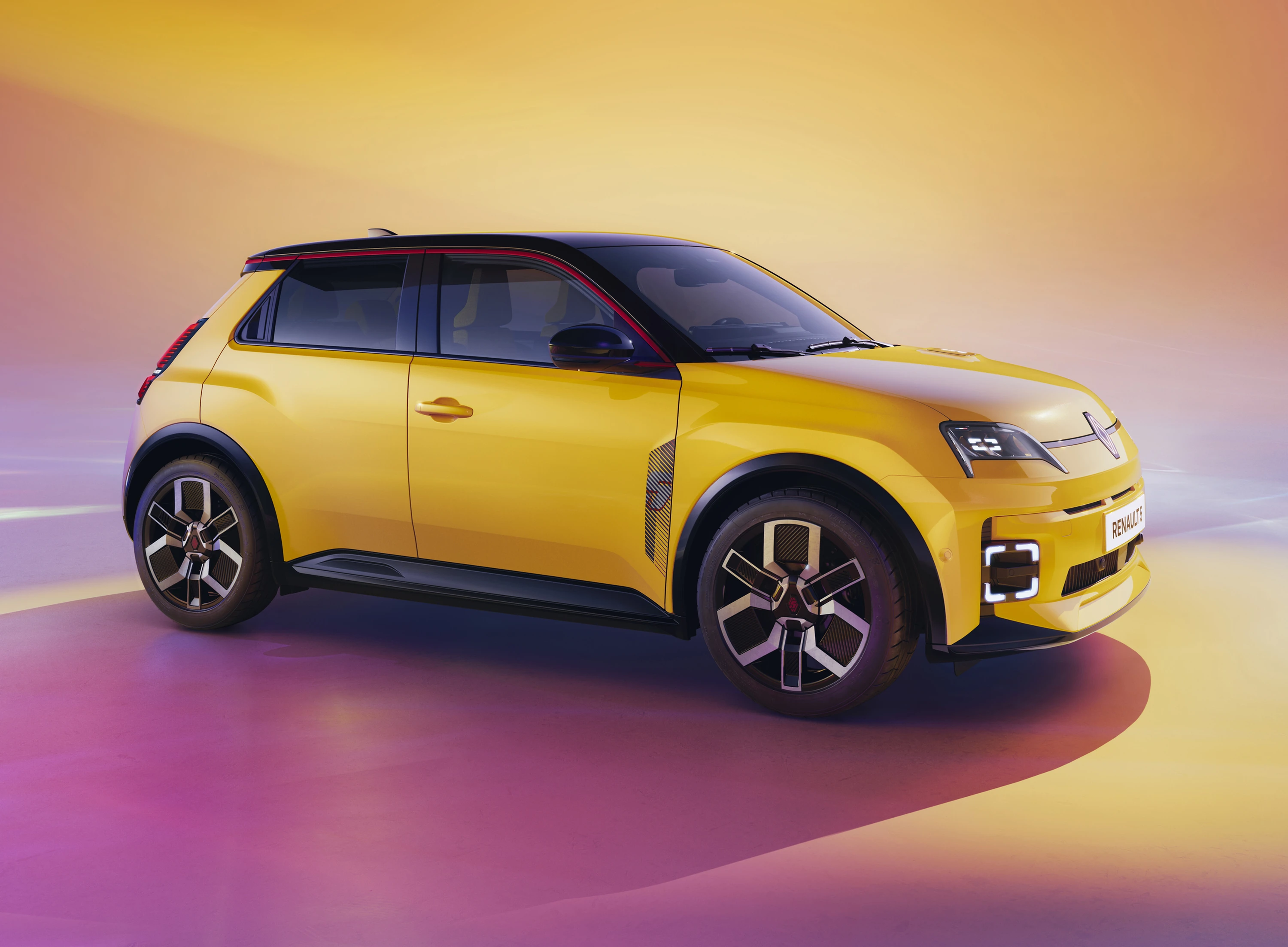 Renault 5 E-Tech 40kWh 120hp exterior view