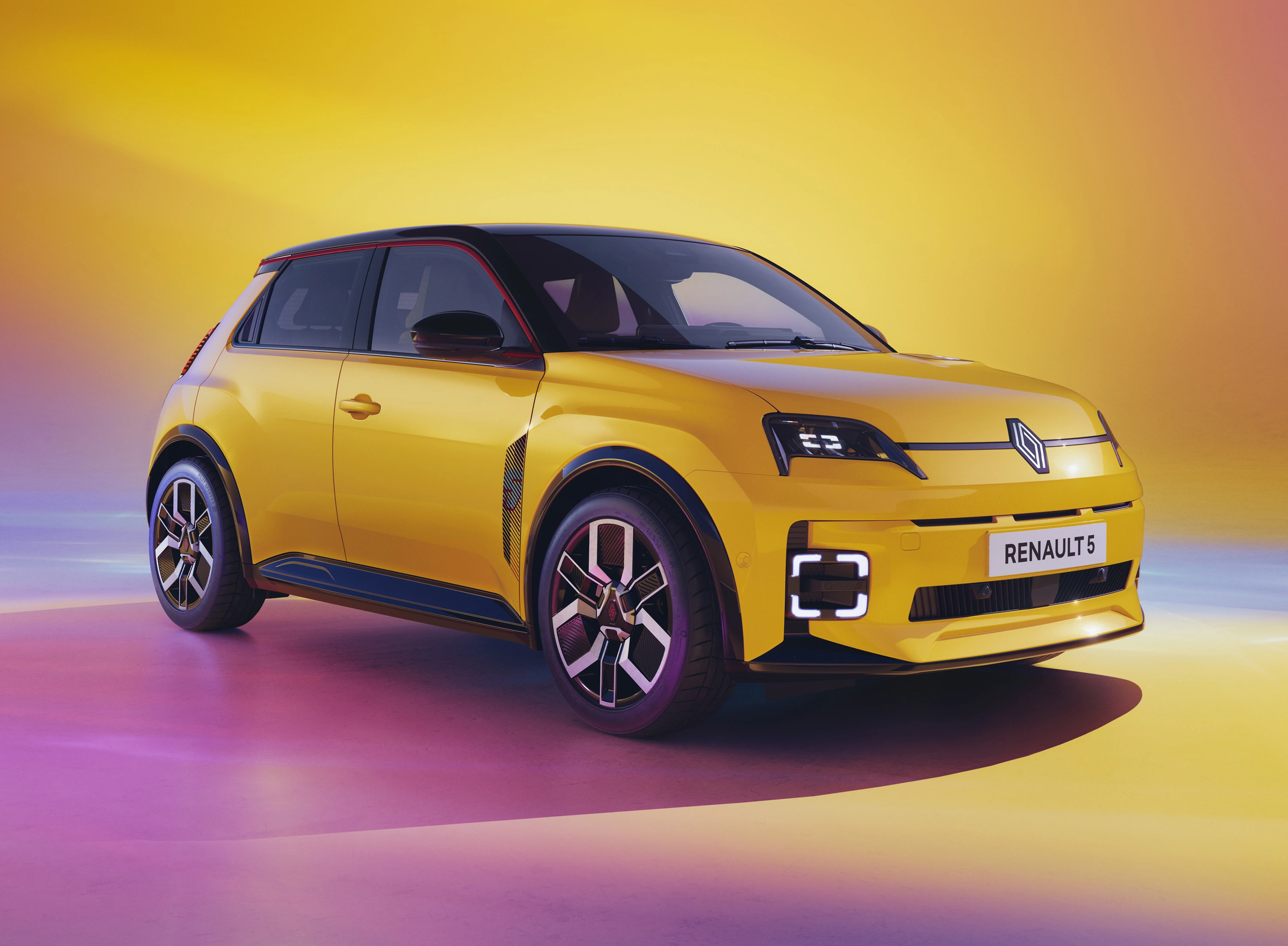 Renault 5 E-Tech 40kWh 120hp exterior view