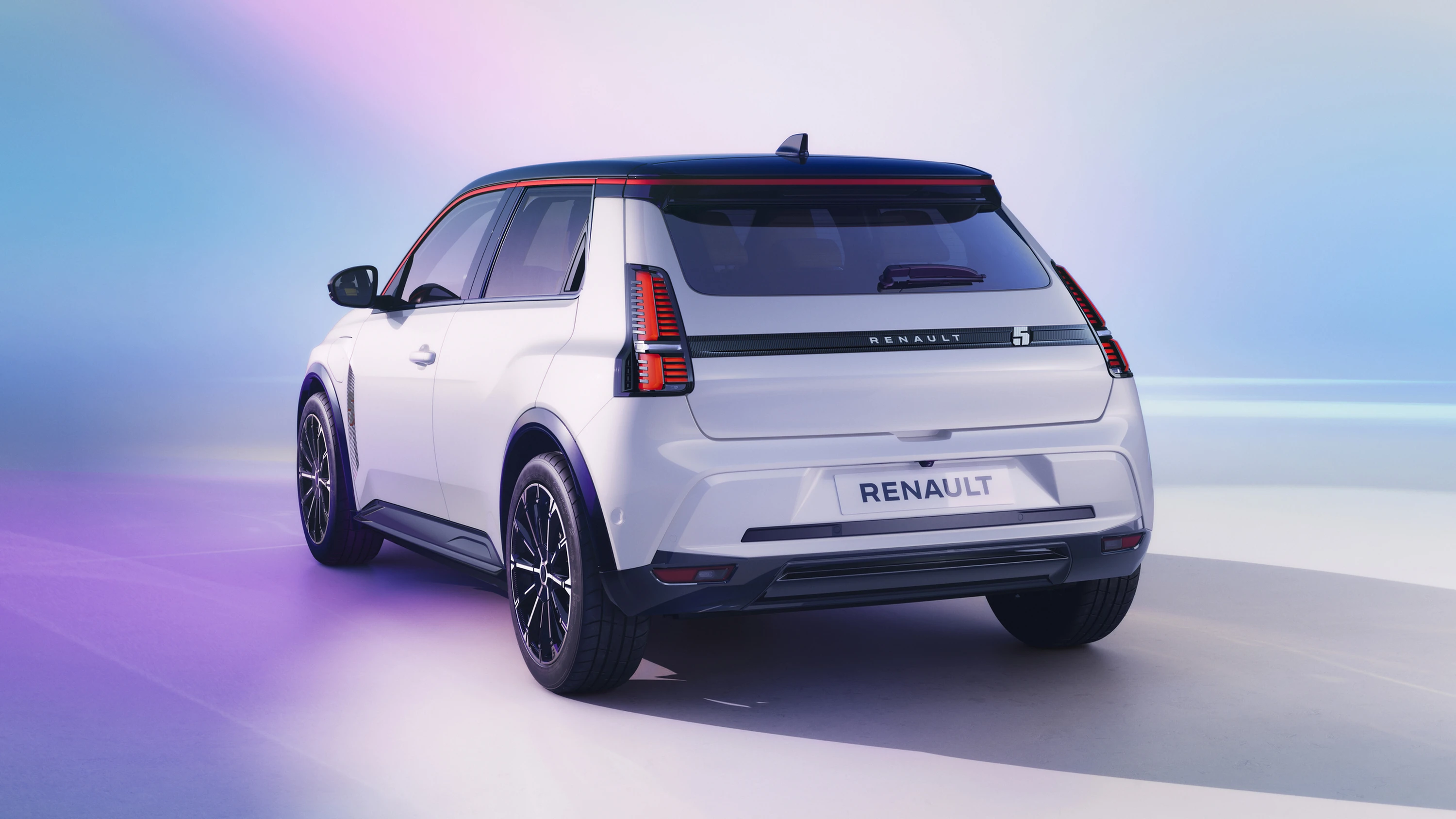 Renault 5 E-Tech 40kWh 120hp exterior view