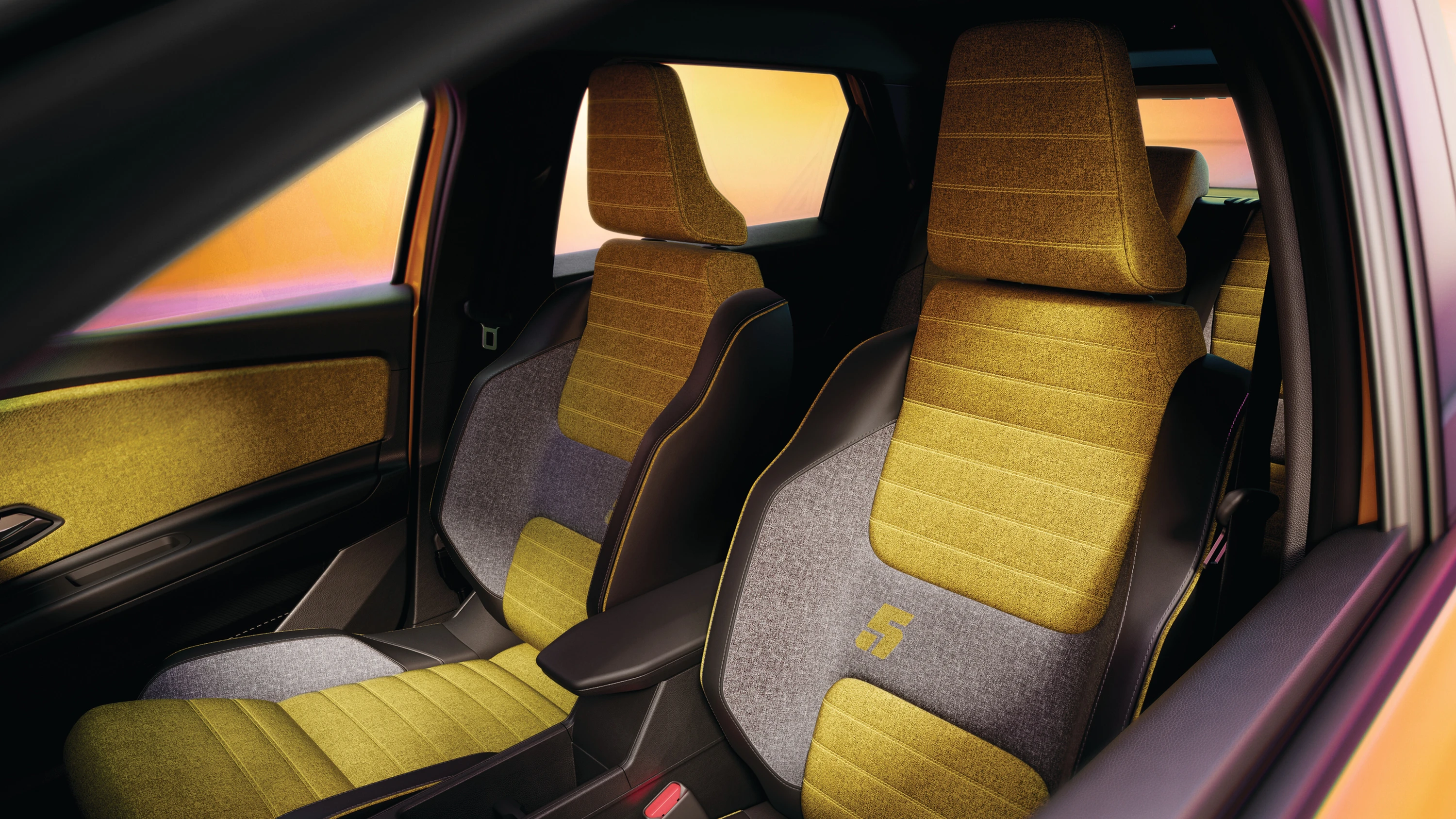Renault 5 E-Tech 40kWh 120hp frontseats view