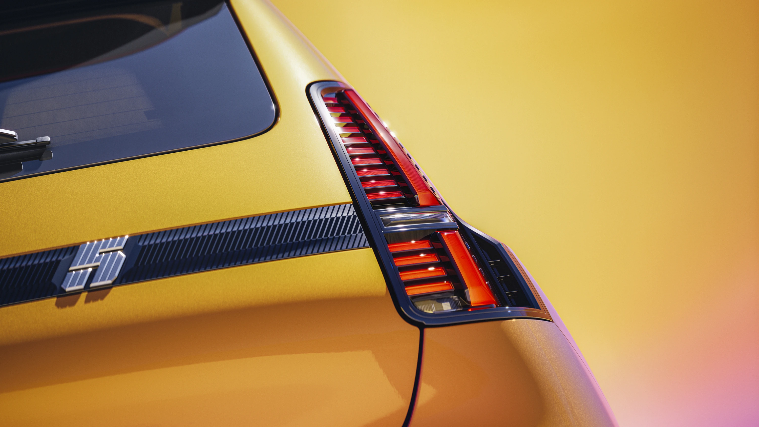 Renault 5 E-Tech 40kWh 120hp rearlights view