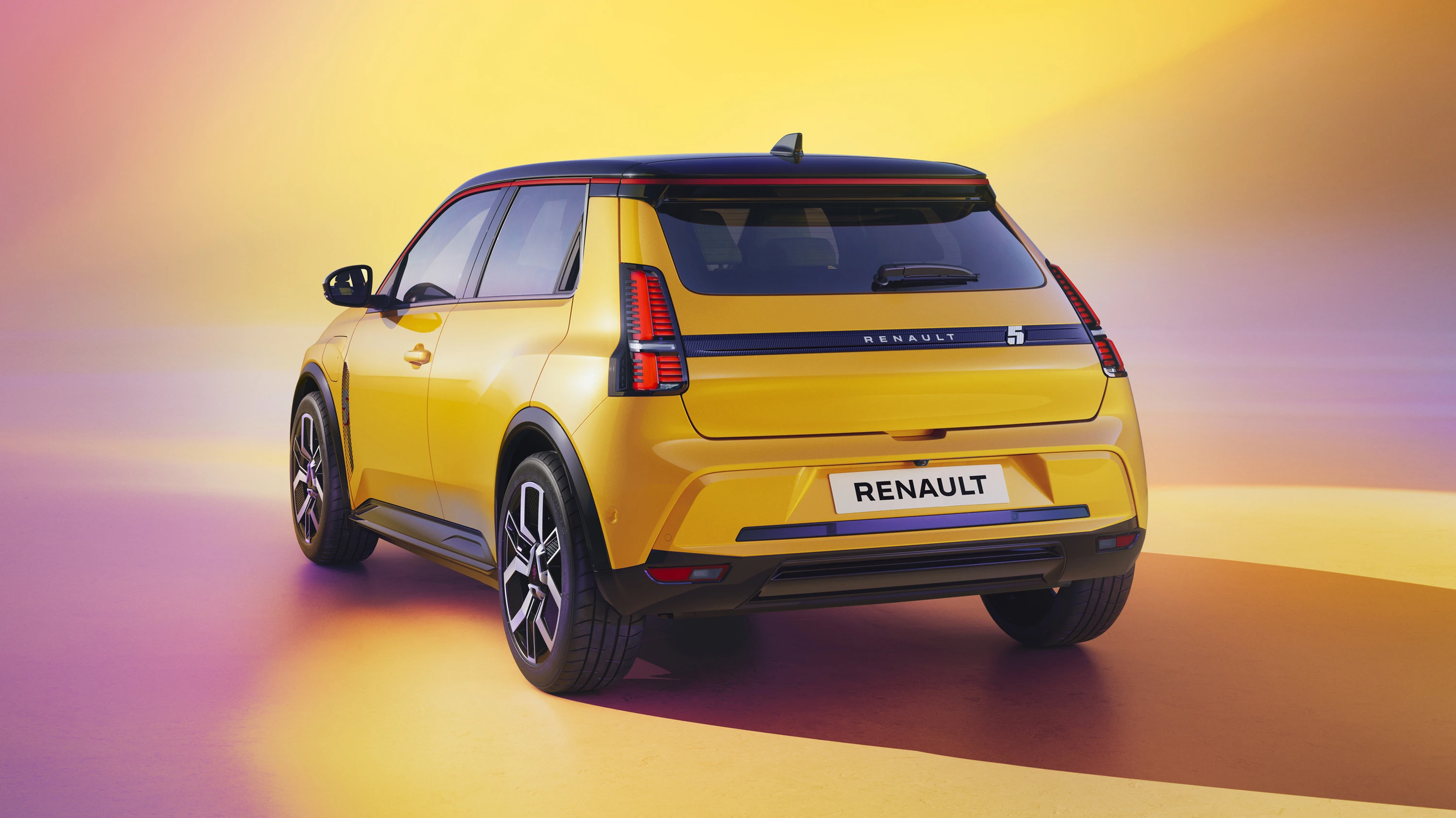 Renault 5 E-Tech 52kWh 150hp exterior view