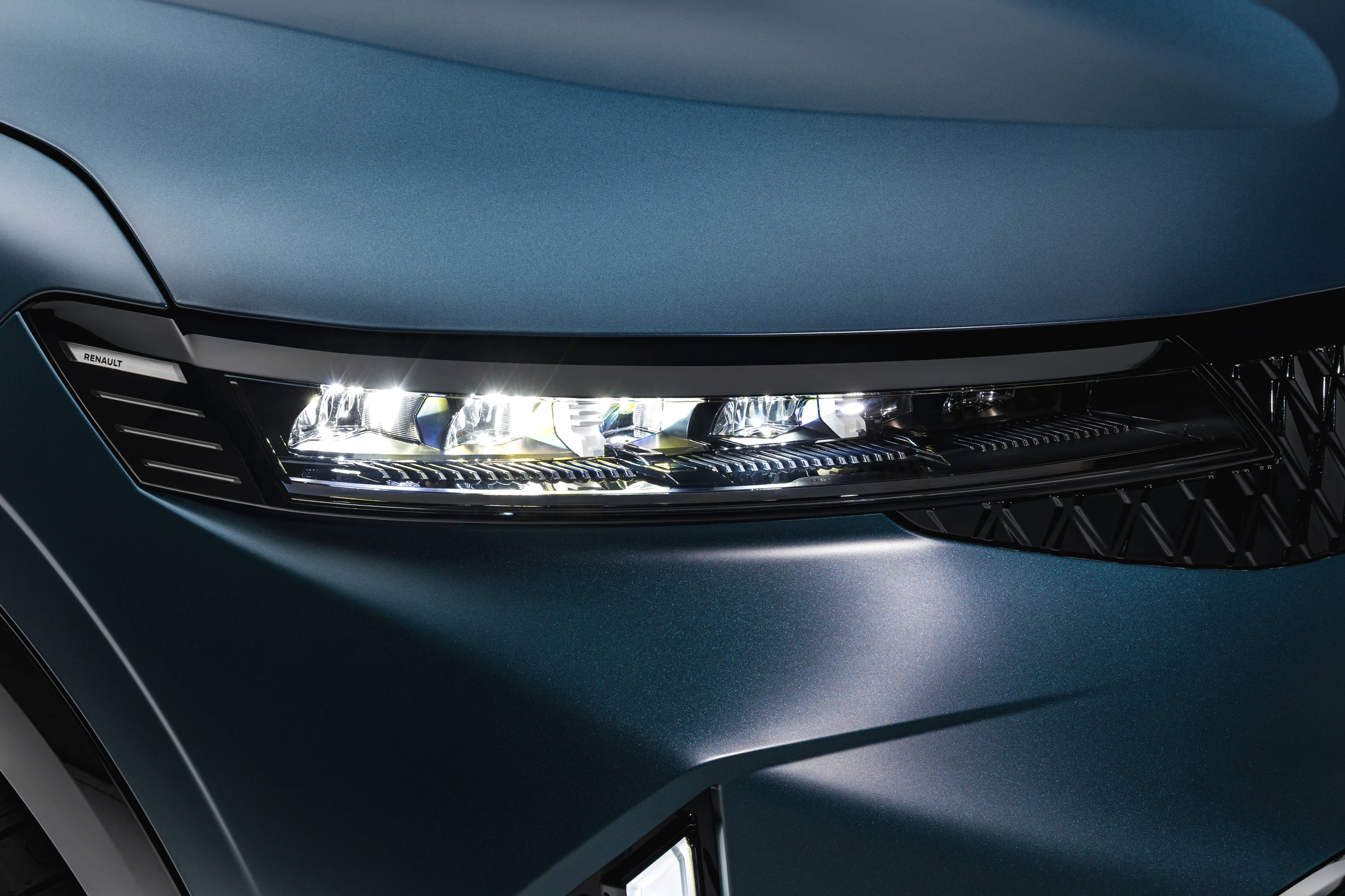 Renault Megane E-Tech 67 kWh headlights view