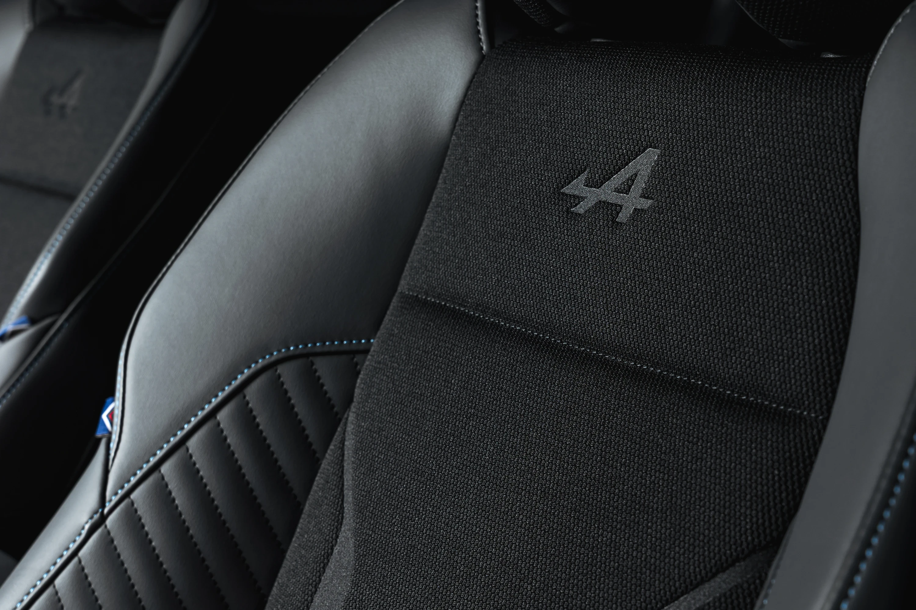 Renault Megane E-Tech 67 kWh frontseats view