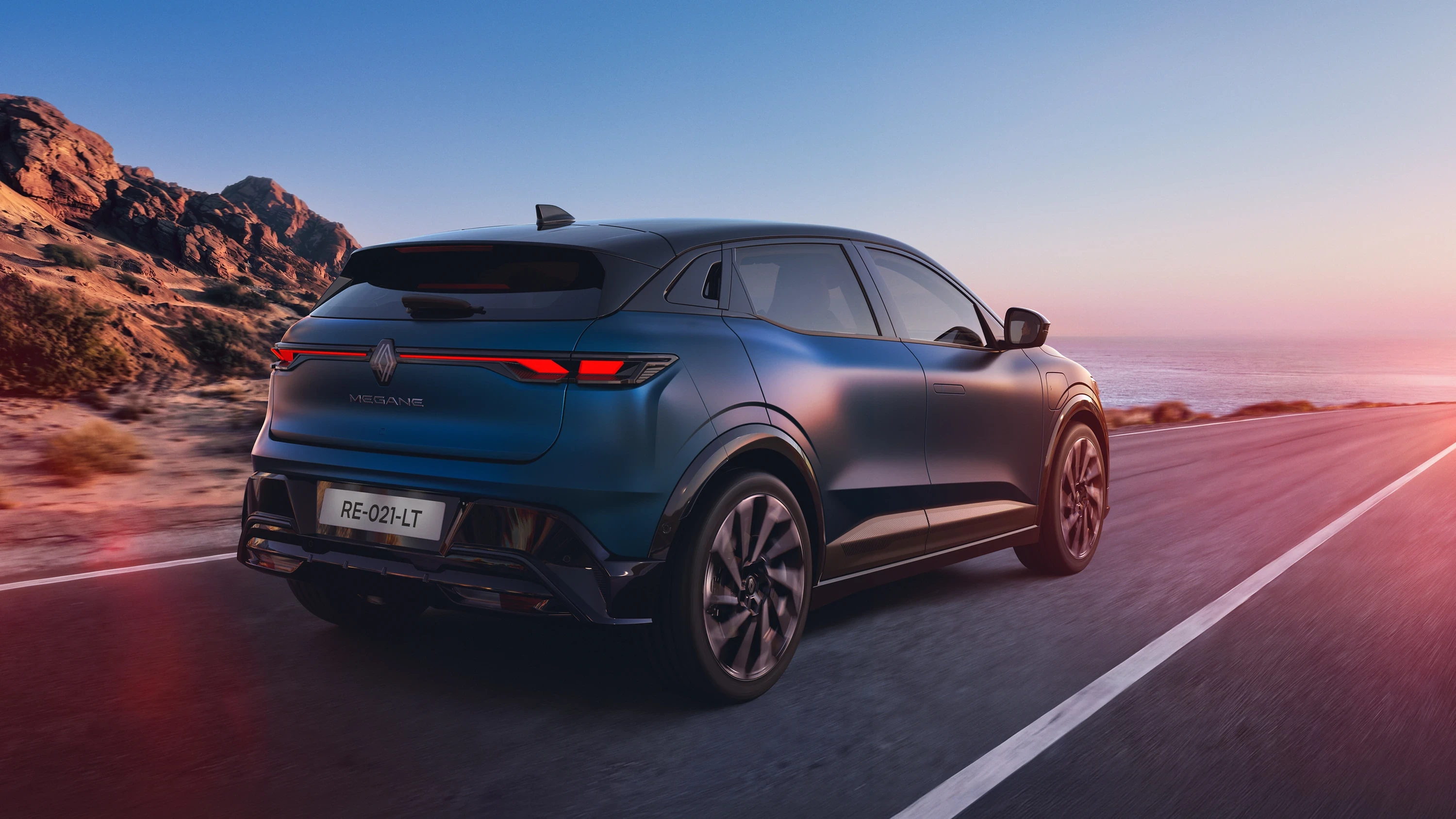 Renault Megane E-Tech 67 kWh exterior view