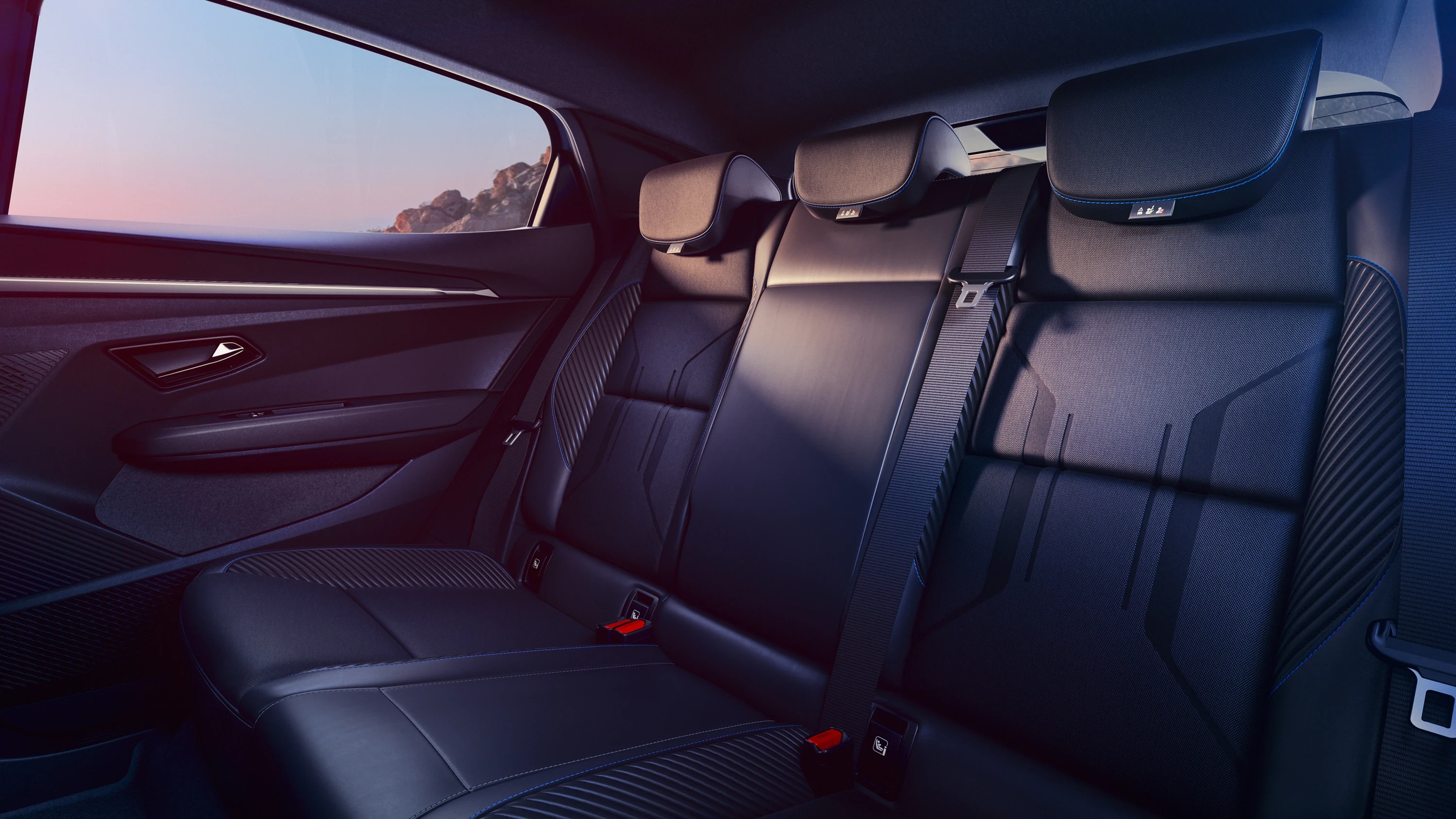 Renault Megane E-Tech 67 kWh secondrowseats view