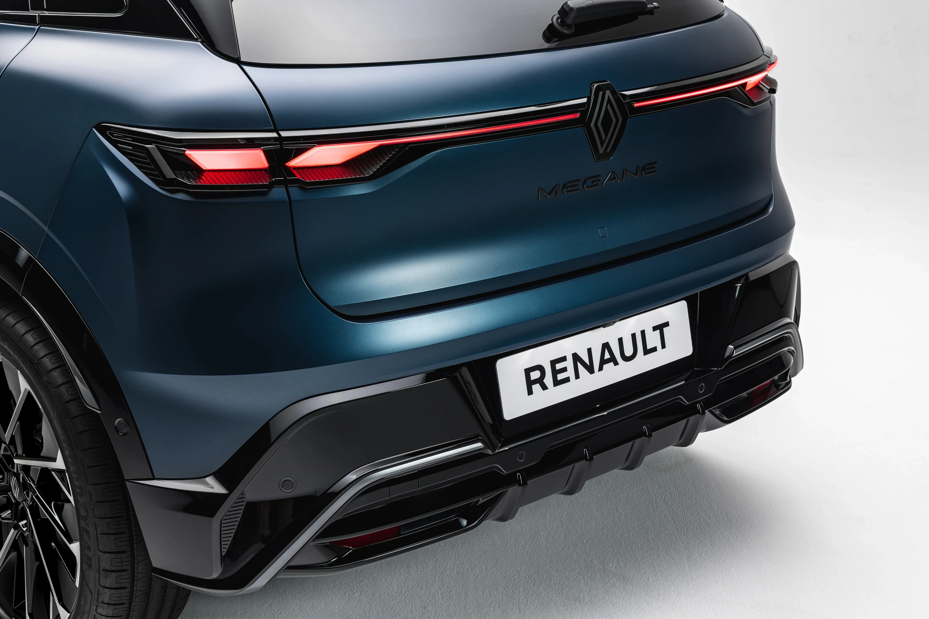 Renault Megane E-Tech 67 kWh taillights view