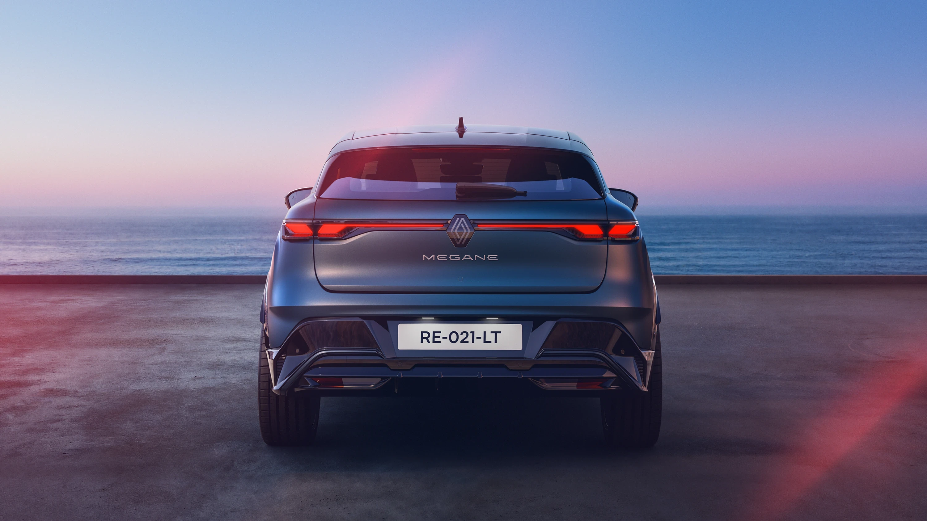 Renault Megane E-Tech 67 kWh exterior view
