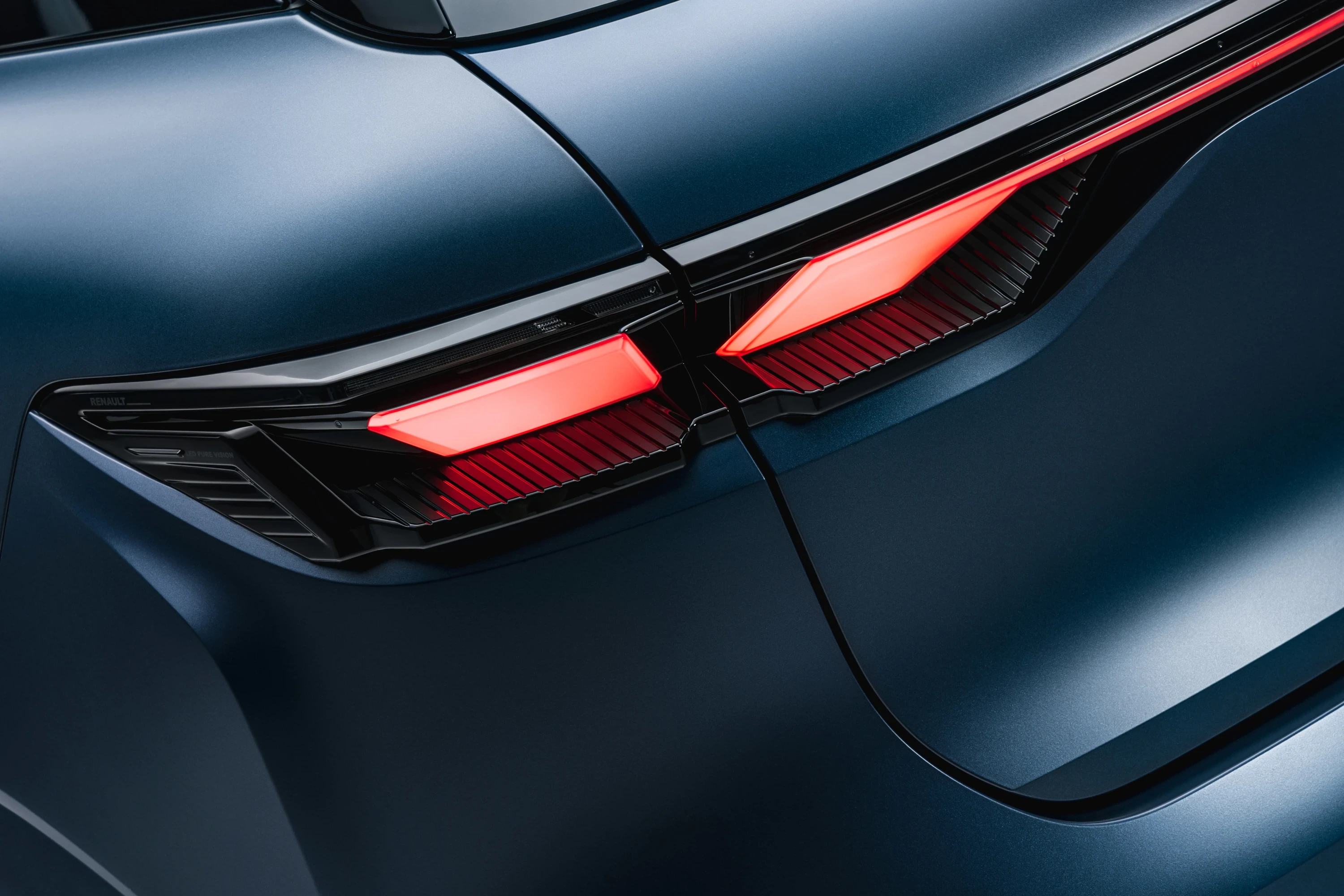 Renault Megane E-Tech 67 kWh taillights view
