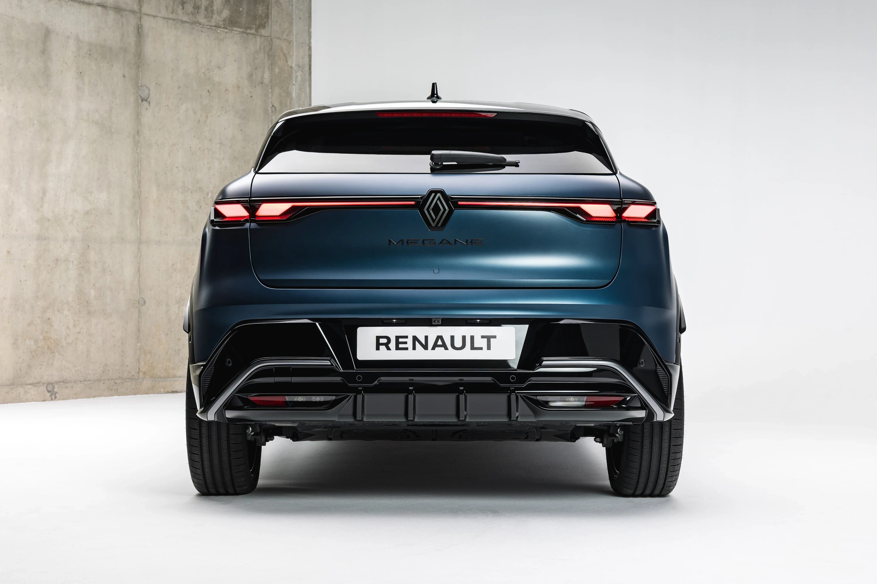 Renault Megane E-Tech 67 kWh exterior view