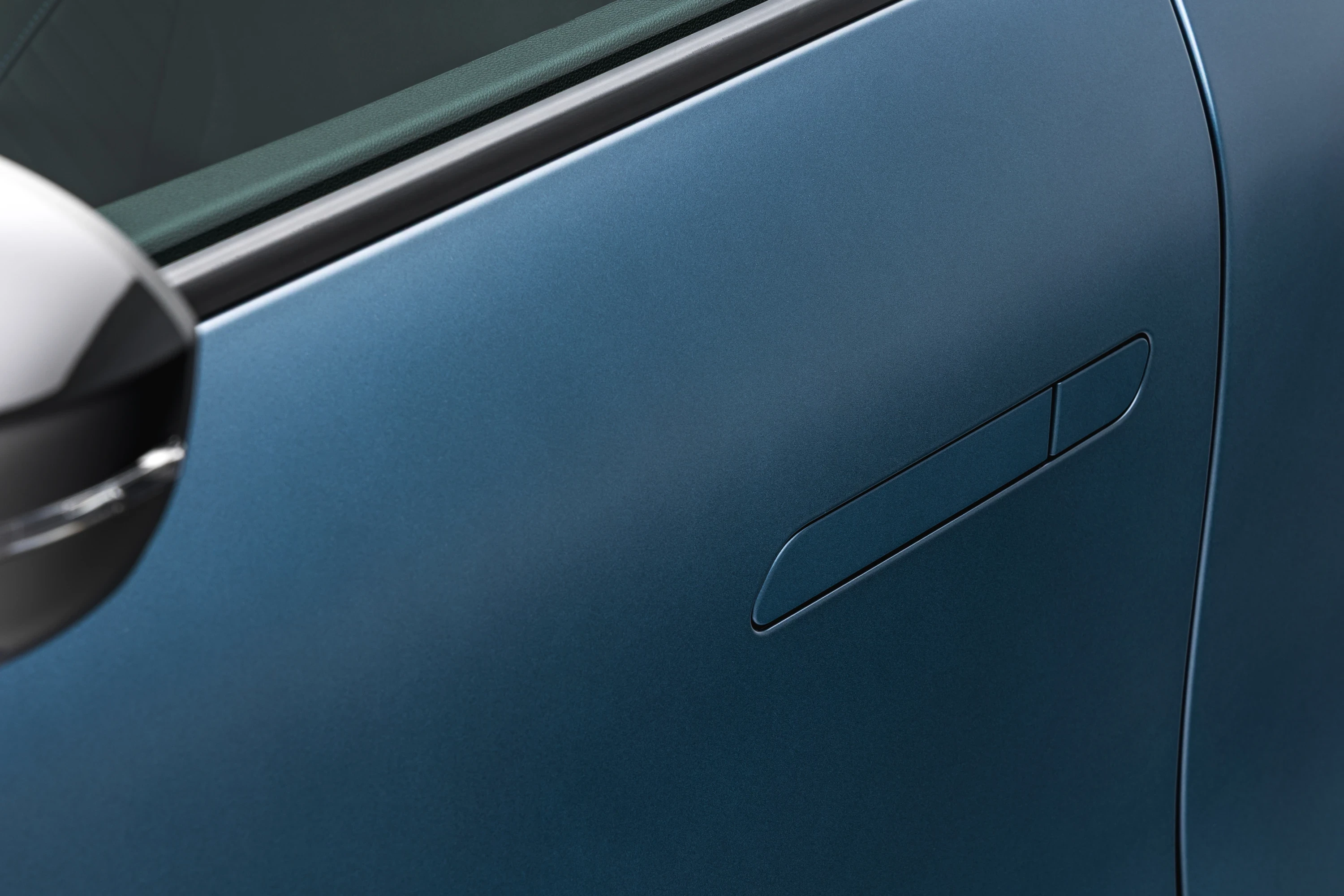 Renault Megane E-Tech 67 kWh doorhandle view