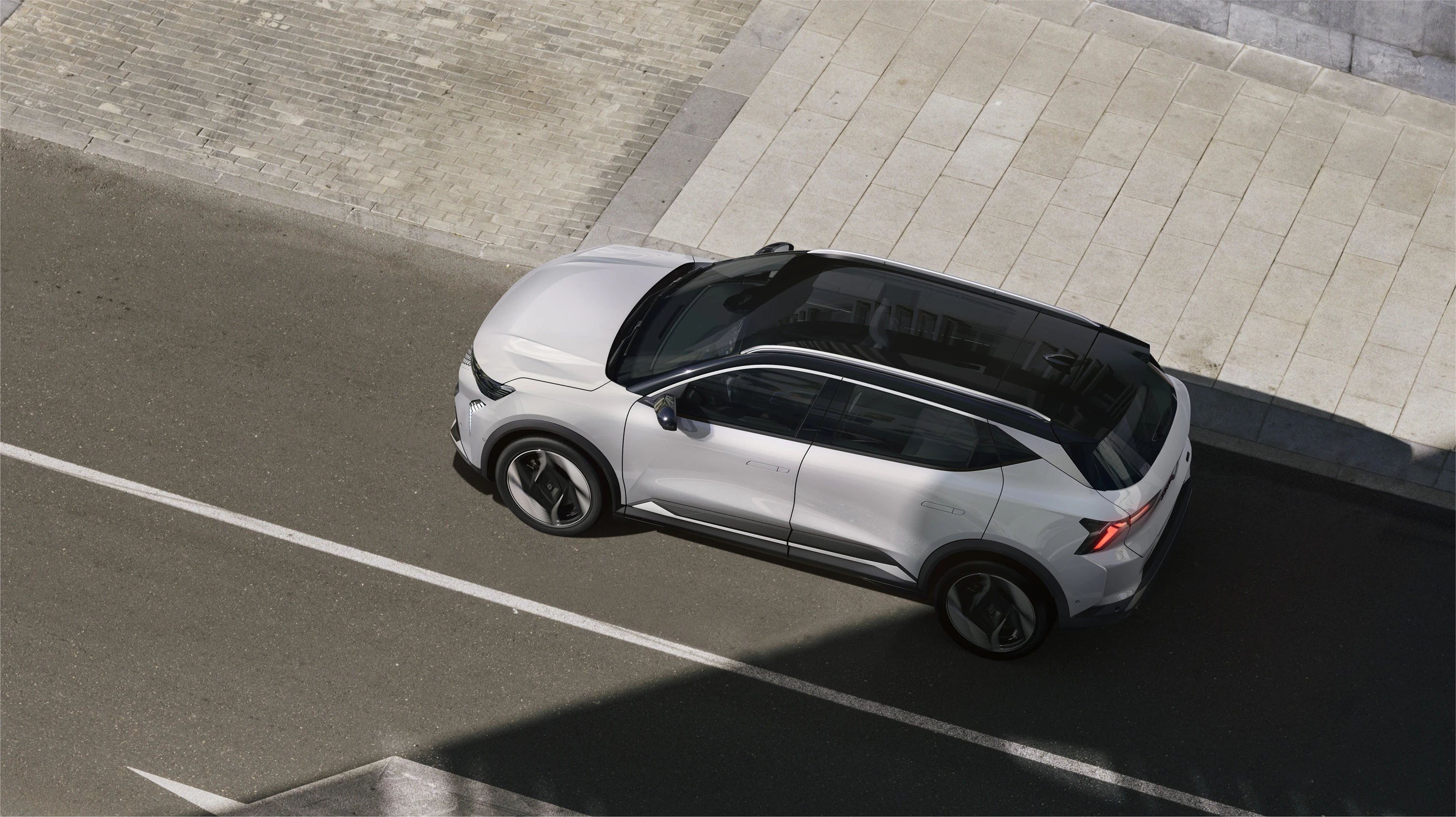 Renault Scenic E-Tech electric exterior view