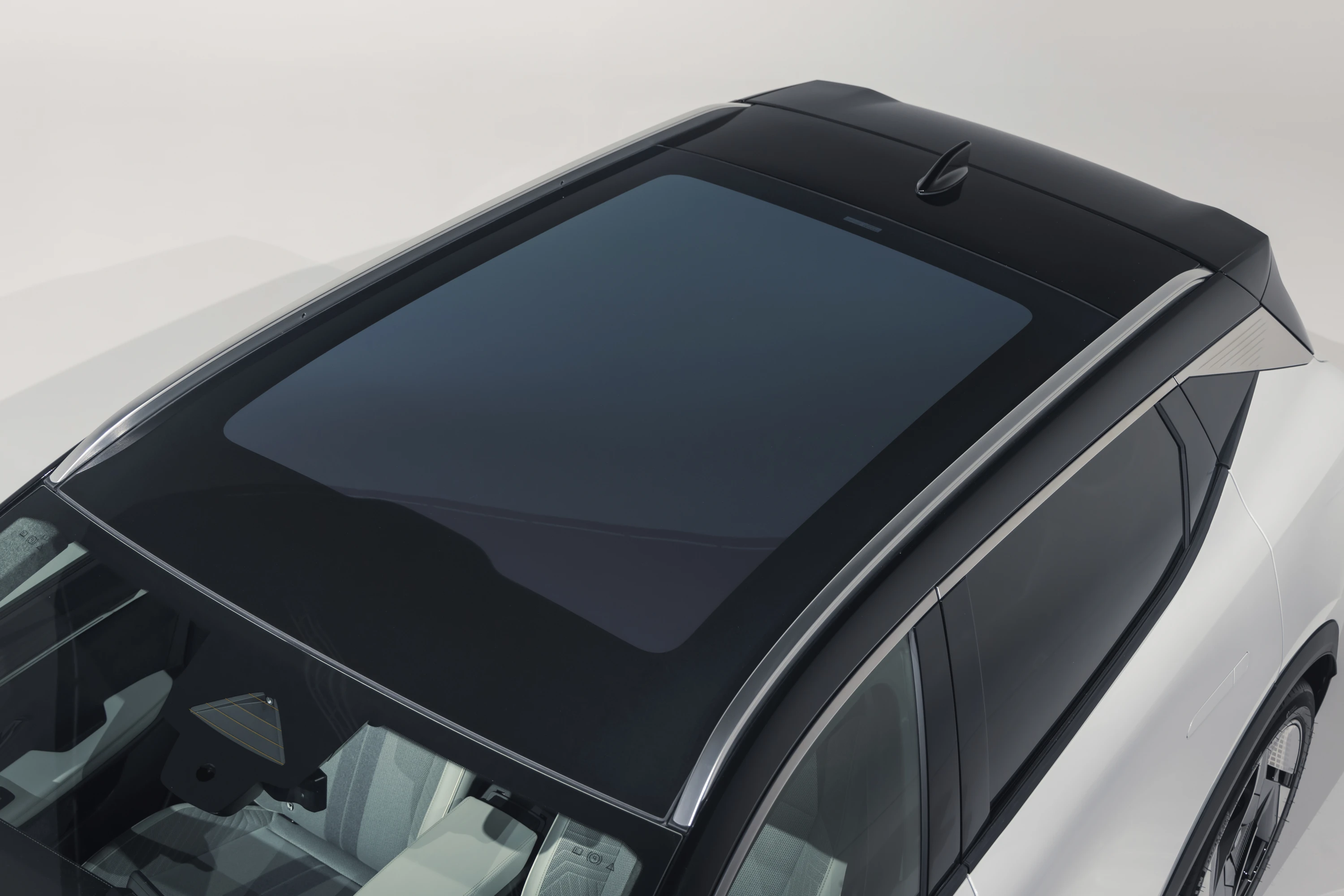 Renault Scenic E-Tech electric roof view