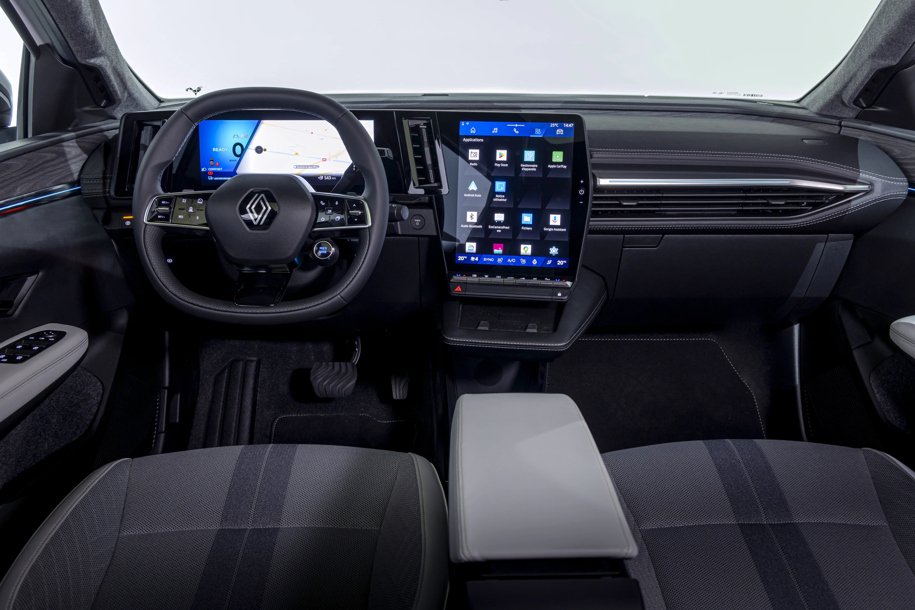 Renault Scenic E-Tech electric screens view