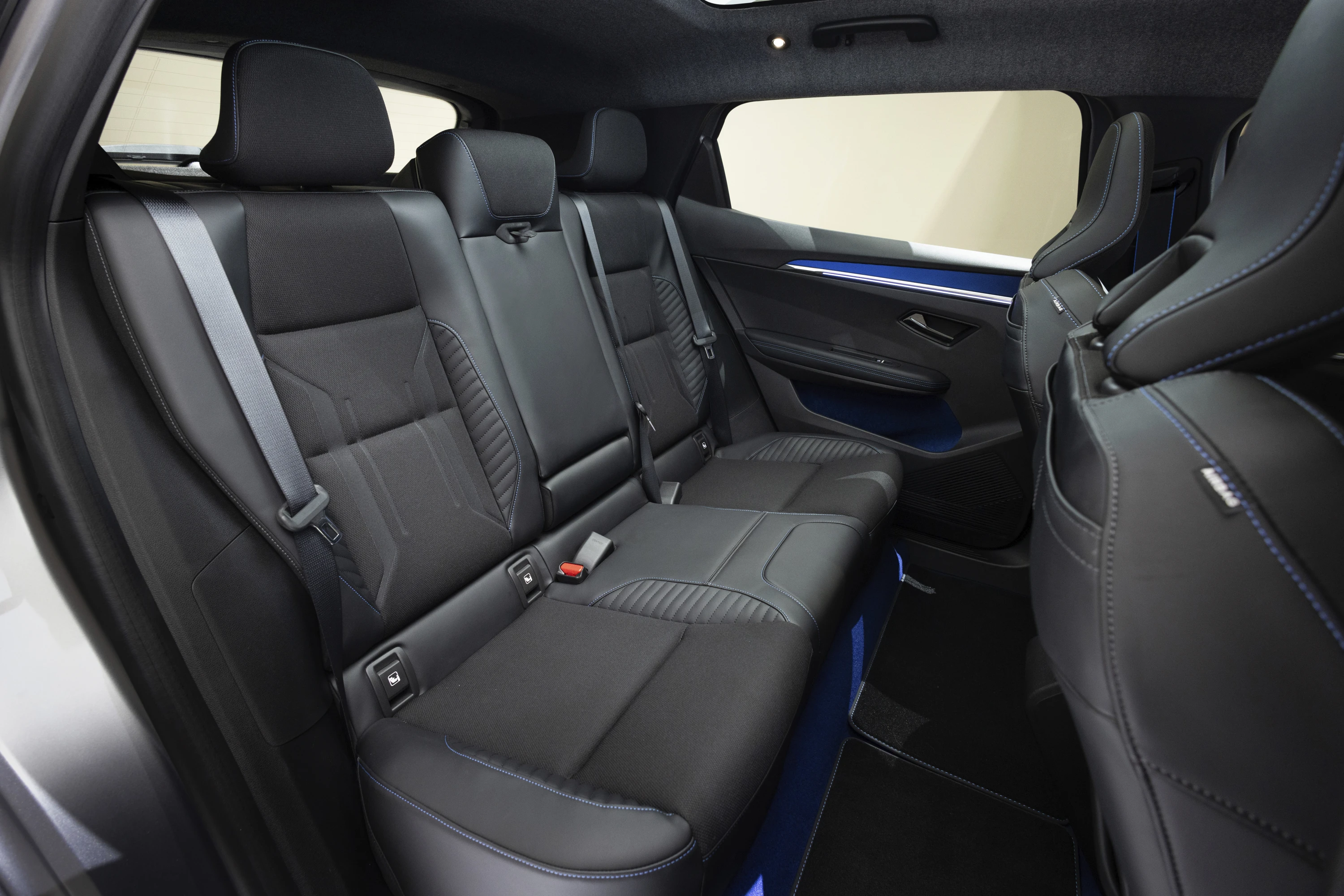 Renault Scenic E-Tech electric secondrowseats view