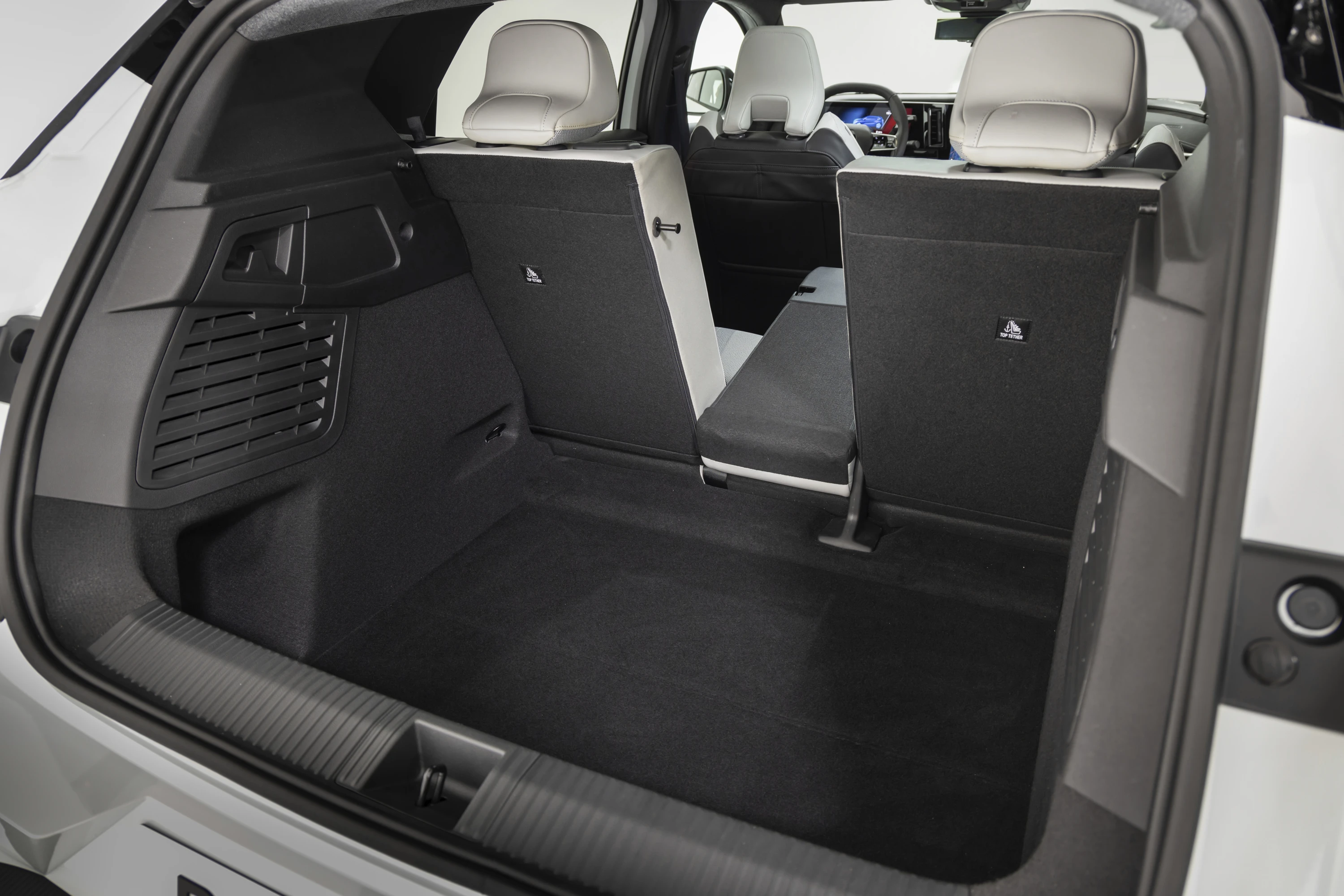 Renault Scenic E-Tech electric High Range trunk view