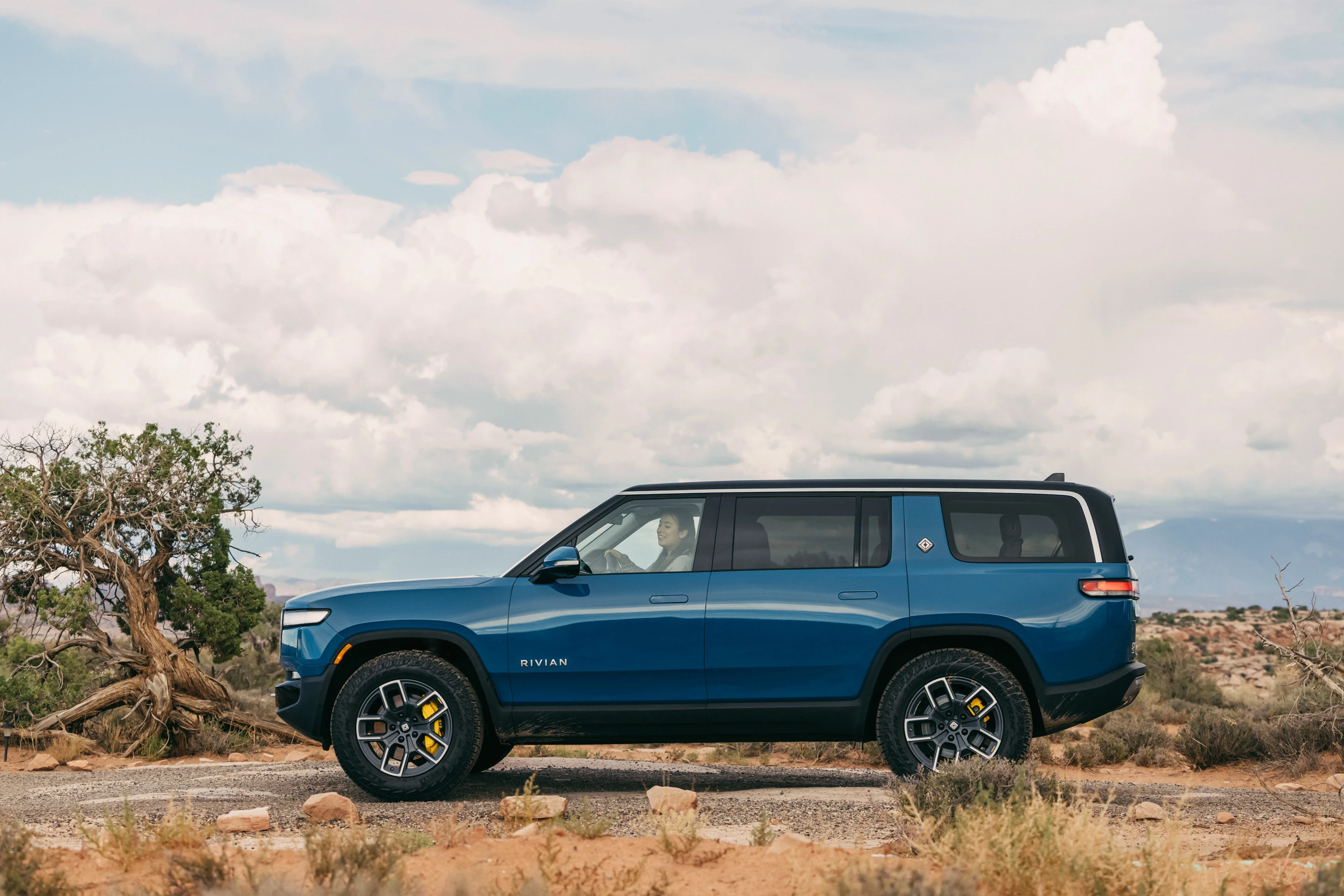 Rivian R1S Performance Dual-Motor AWD LP electric vehicle variant