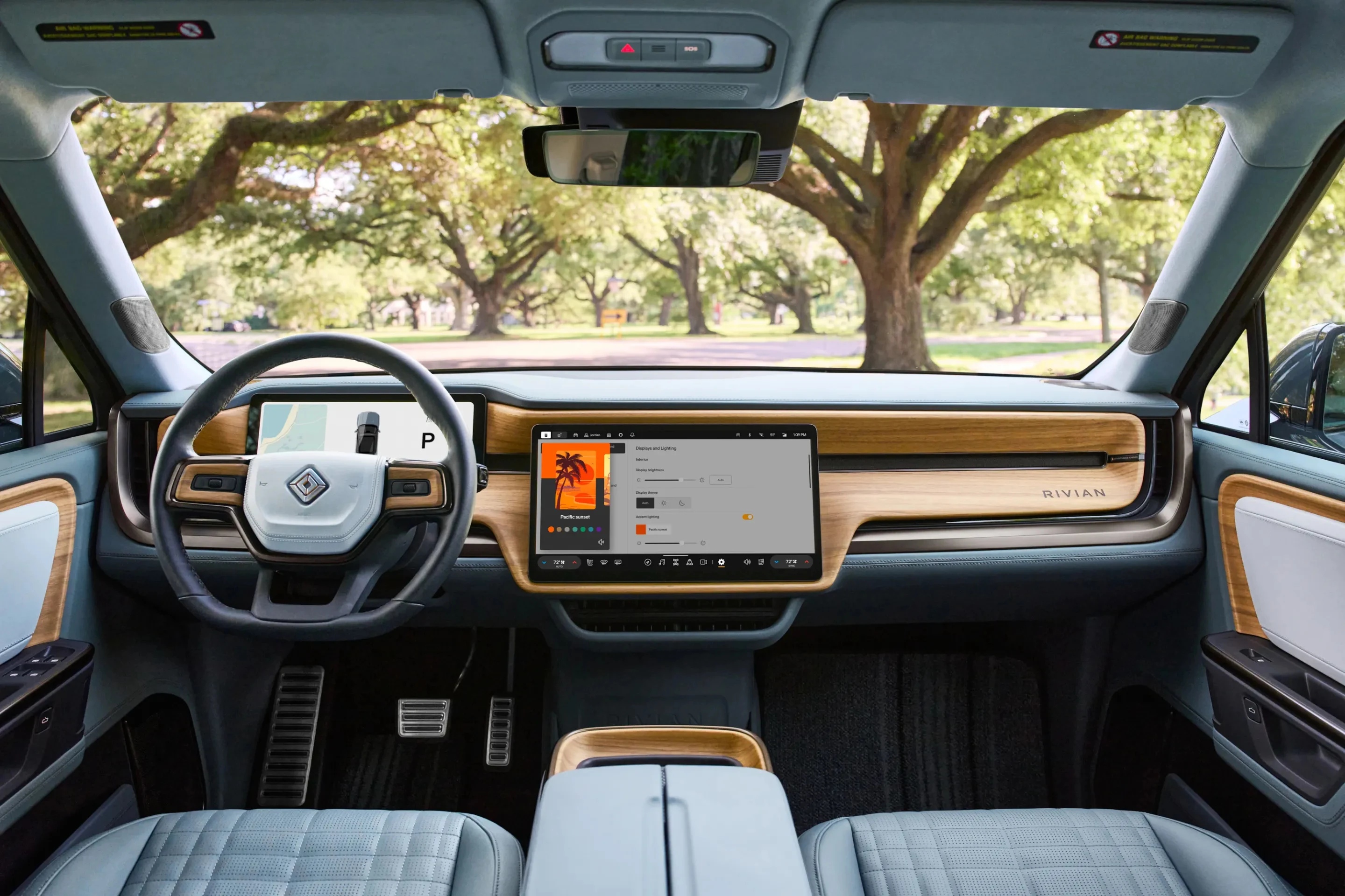 Rivian R1S Performance Dual-Motor AWD LP interior view