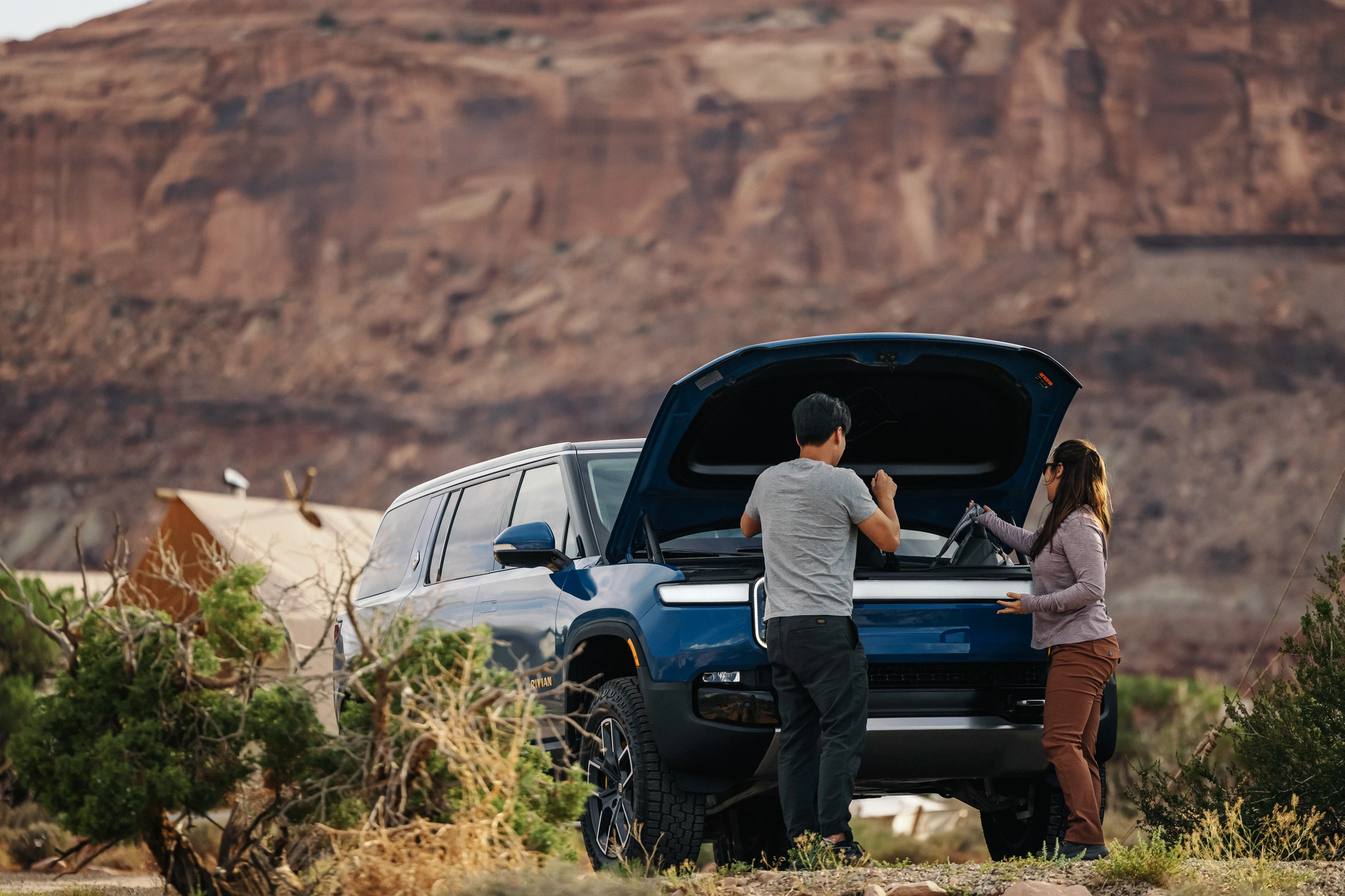 Rivian R1S Performance Dual-Motor AWD MP frunk view