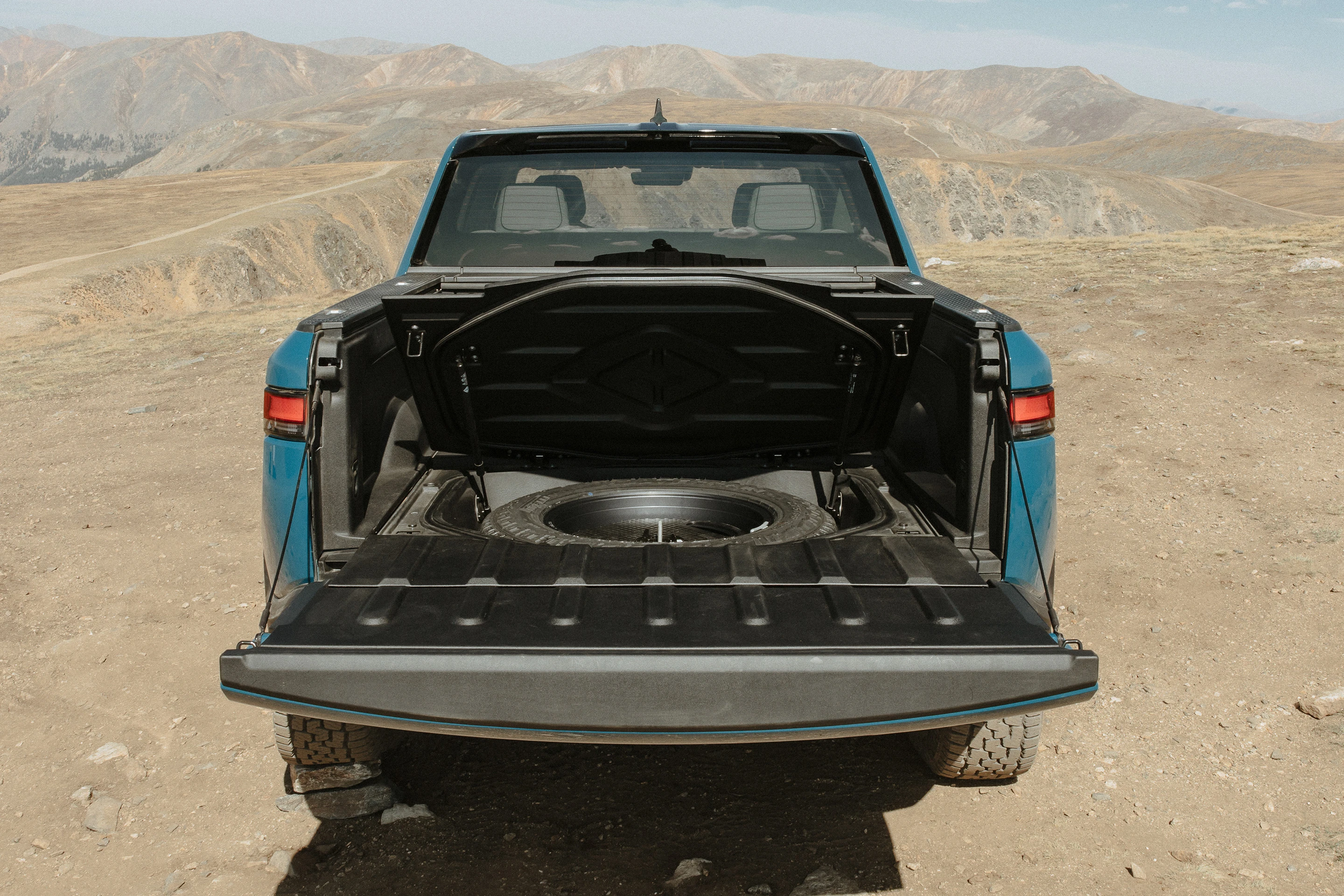 Rivian R1T Performance Dual-Motor AWD LP (GEN1) trunk view